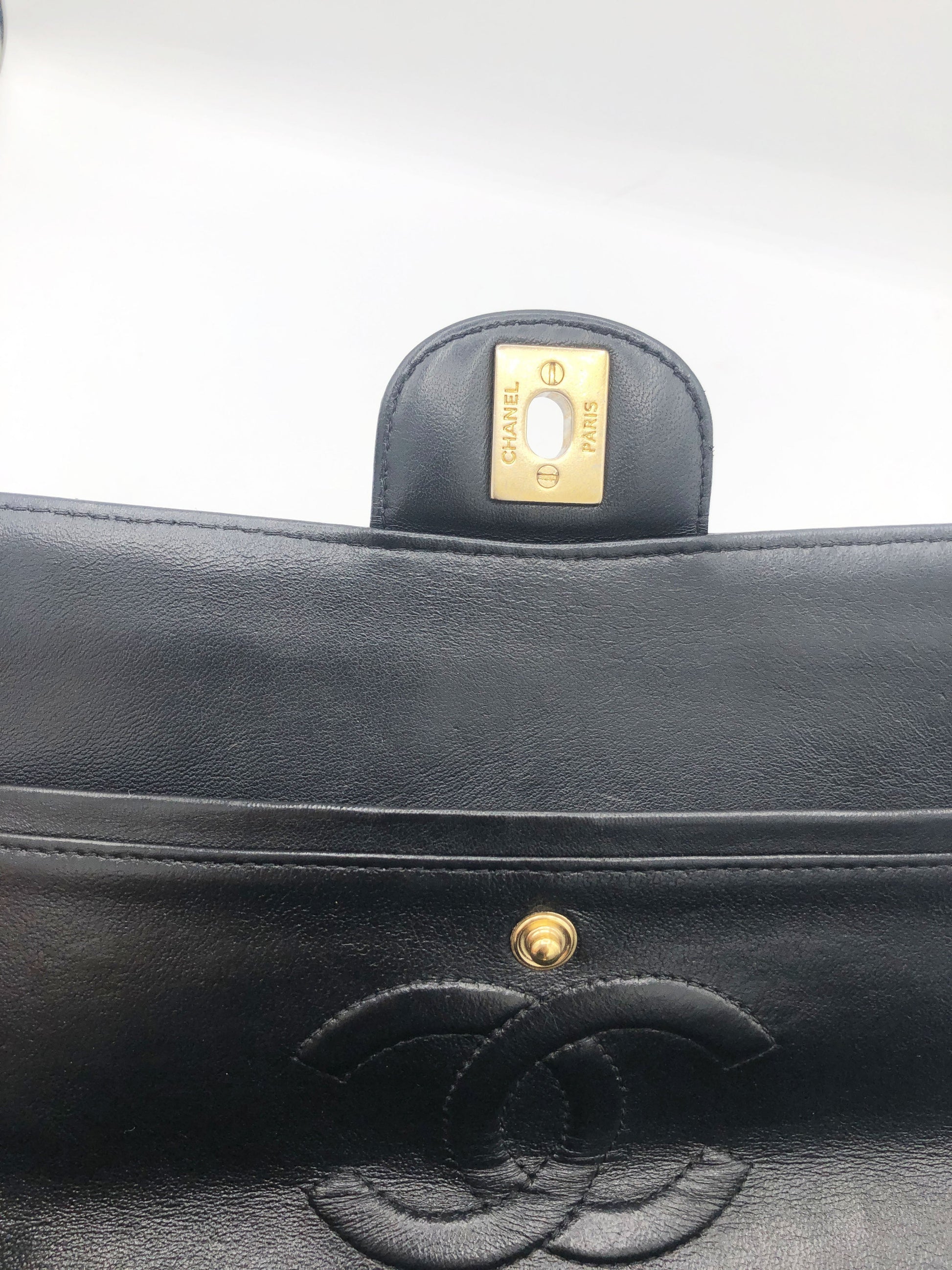 Sac Chanel Classique/Timeless medium 11.12 chevron noir