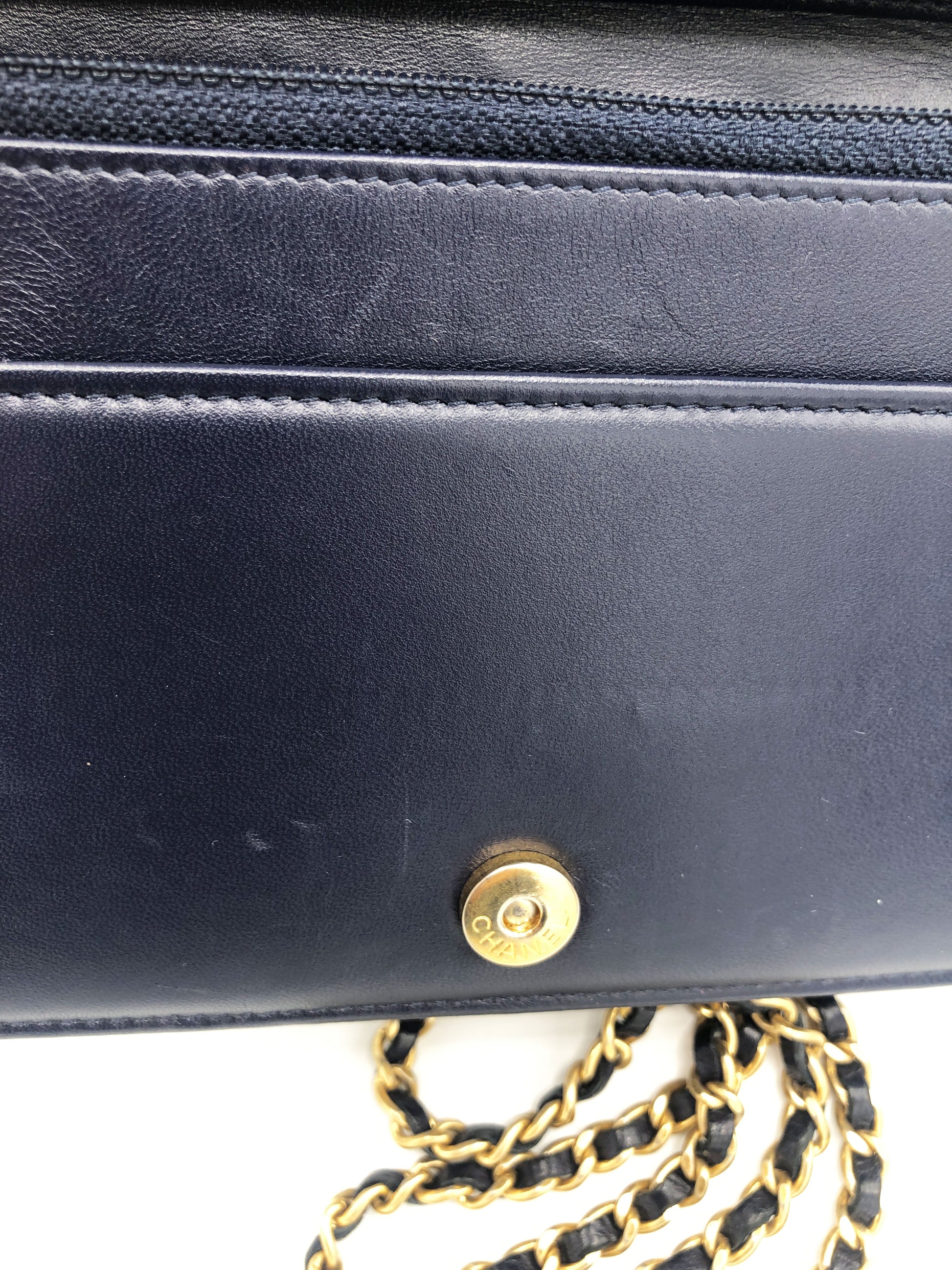 Chanel Mini Sac bandoulière Wallet On Chain (WOC) Boy cuir bleu