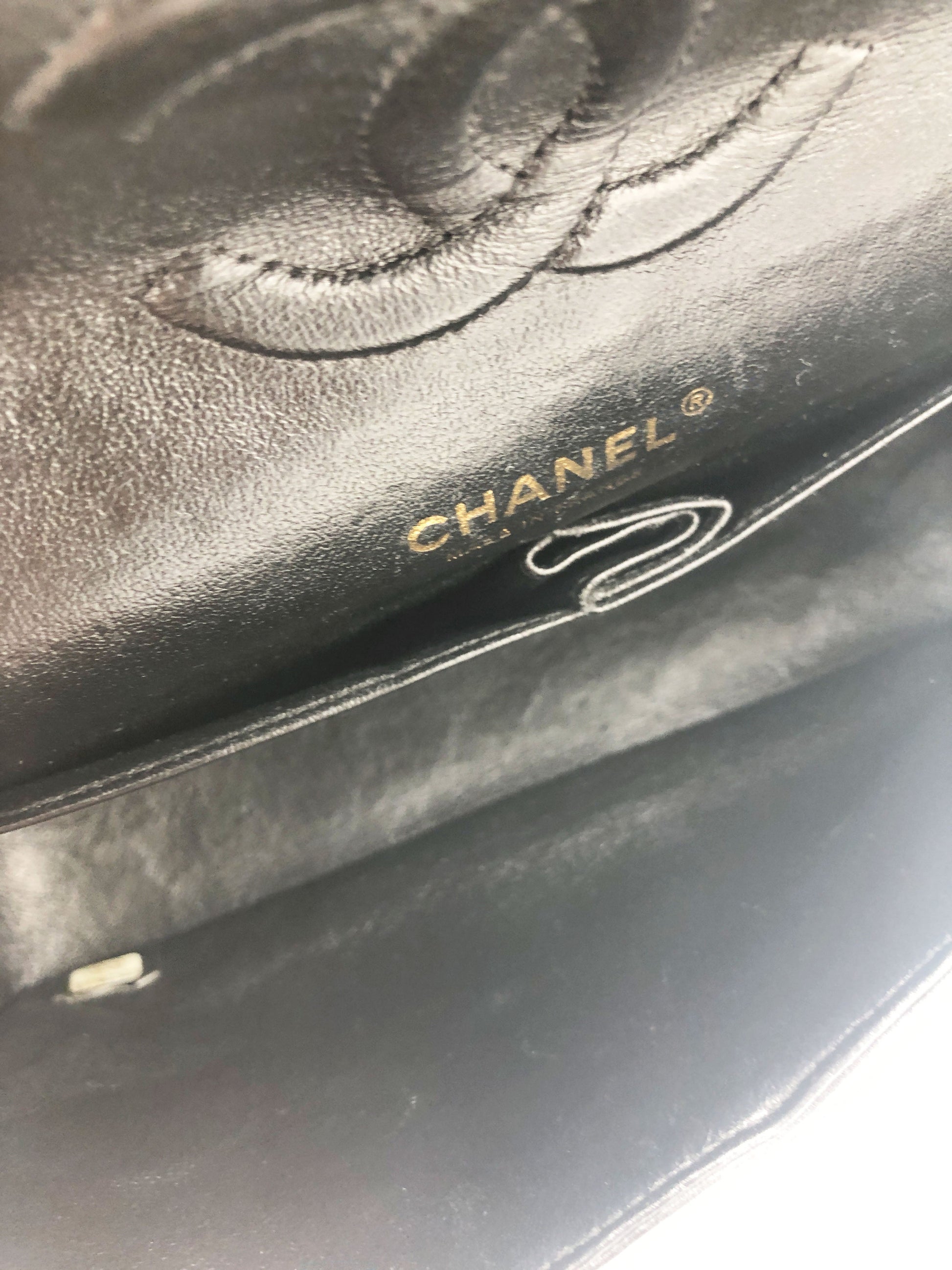 Sac Chanel Classique/Timeless medium 11.12 chevron noir