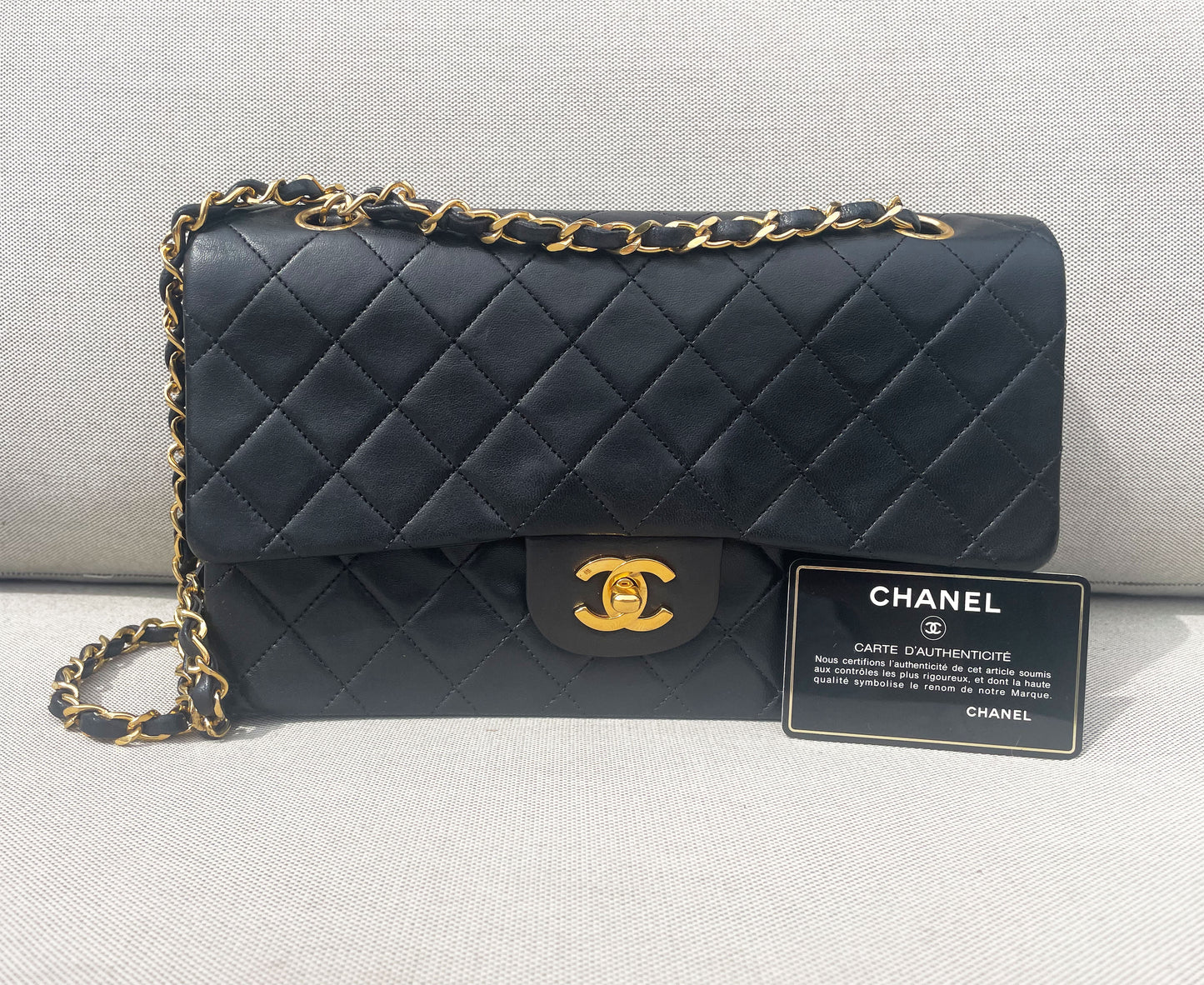 Sac Chanel Classique / Timeless 25 Vintage en cuir noir