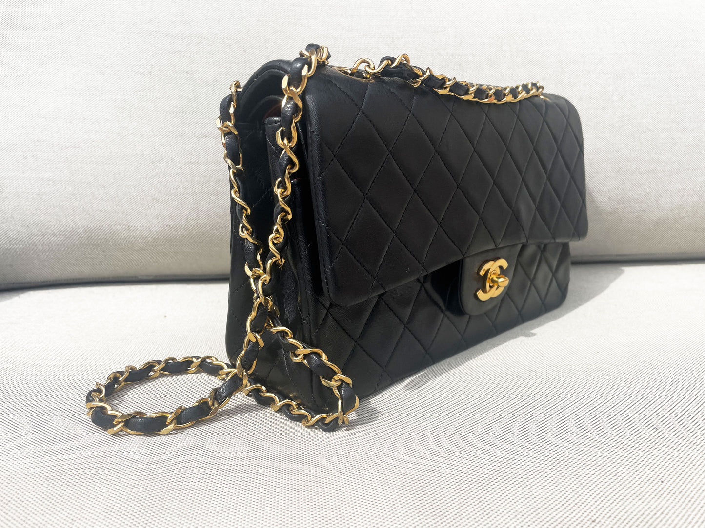 Sac Chanel Classique / Timeless 25 Vintage en cuir noir