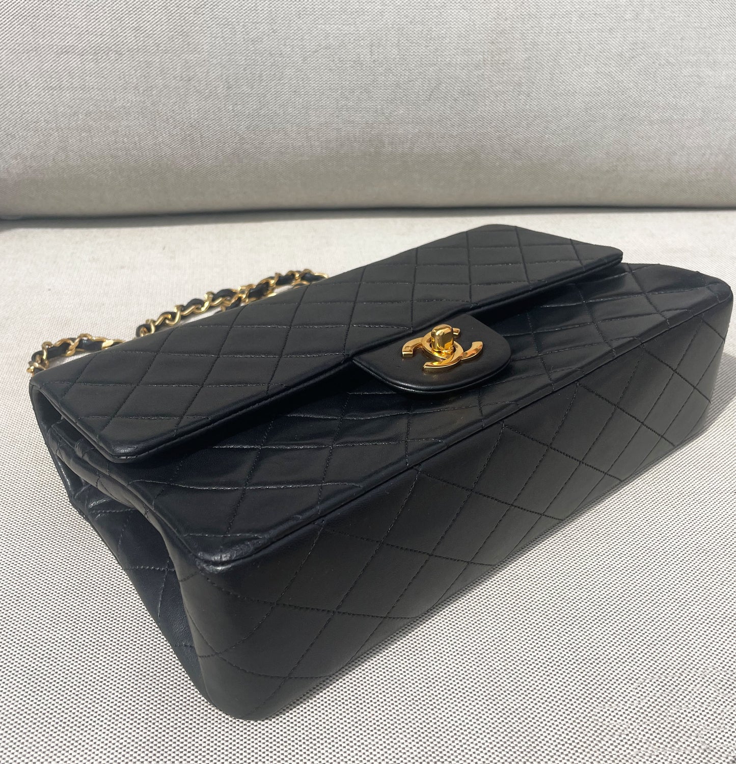 Sac Chanel Classique / Timeless 25 Vintage en cuir noir