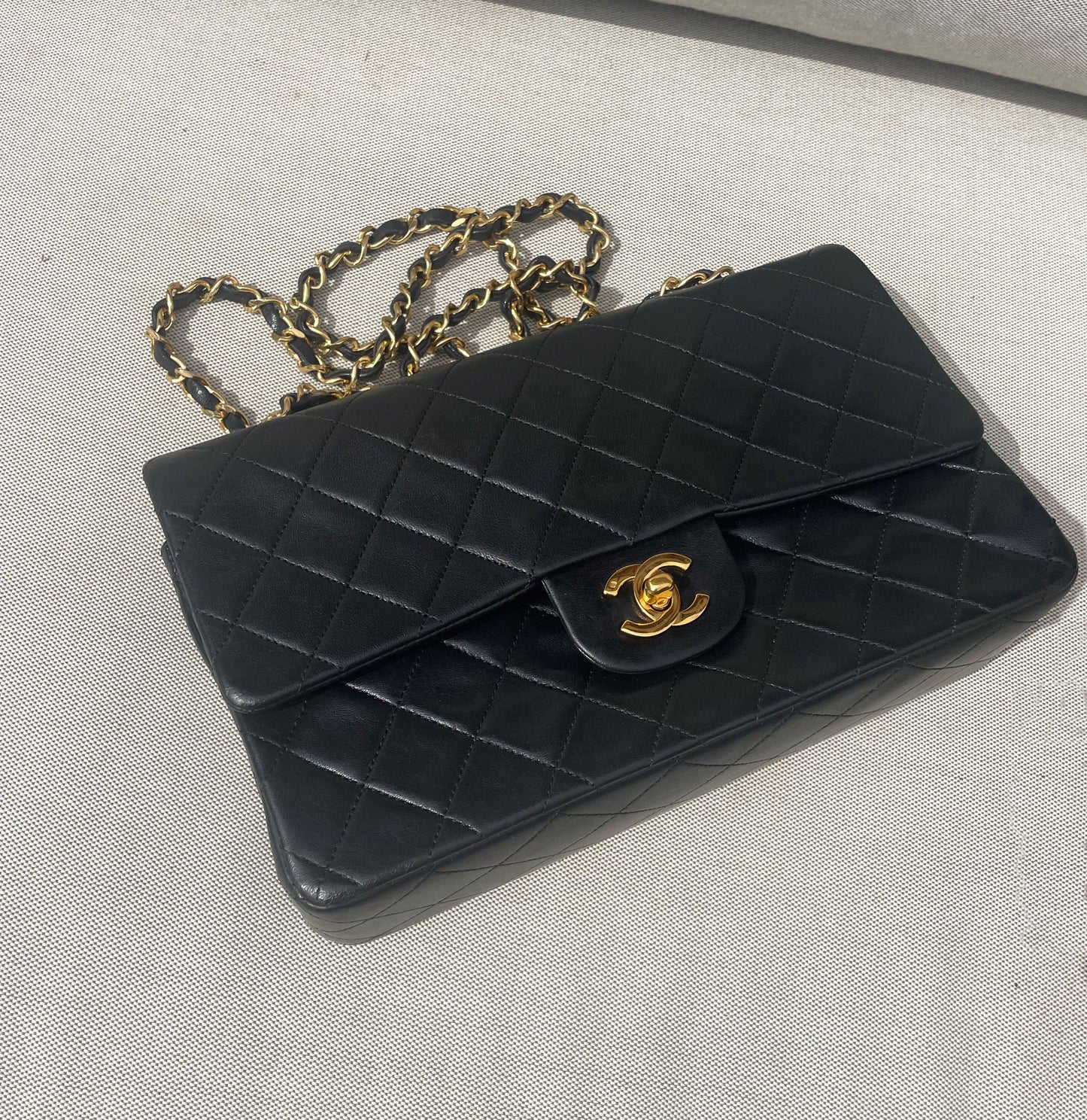 Sac Chanel Classique / Timeless 25 Vintage en cuir noir