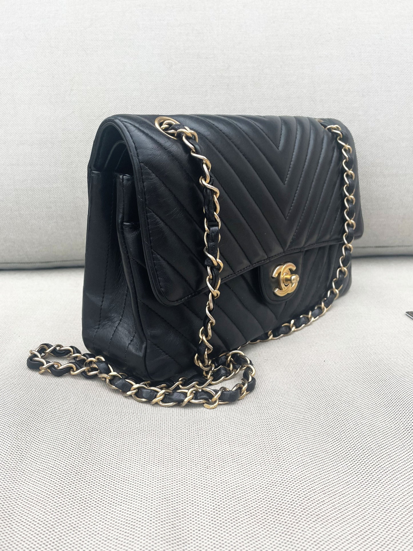 Sac Chanel Classique/Timeless medium 11.12 chevron noir