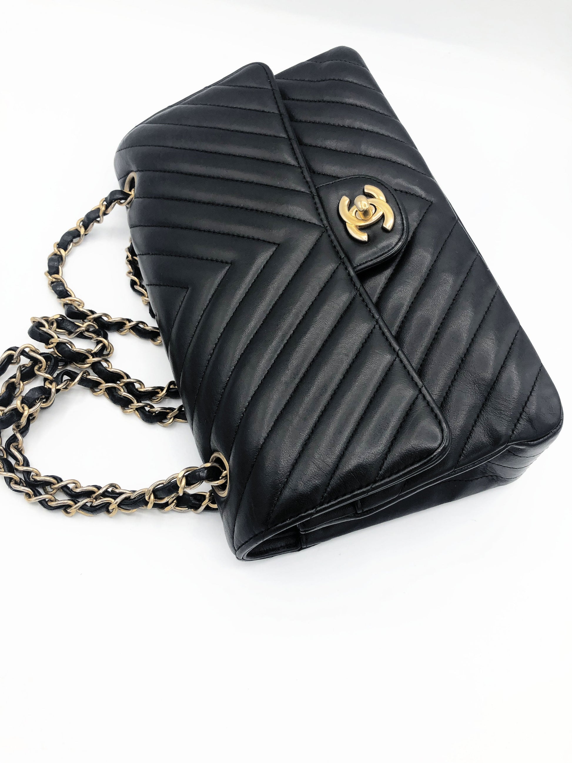 Sac Chanel Classique/Timeless medium 11.12 chevron noir