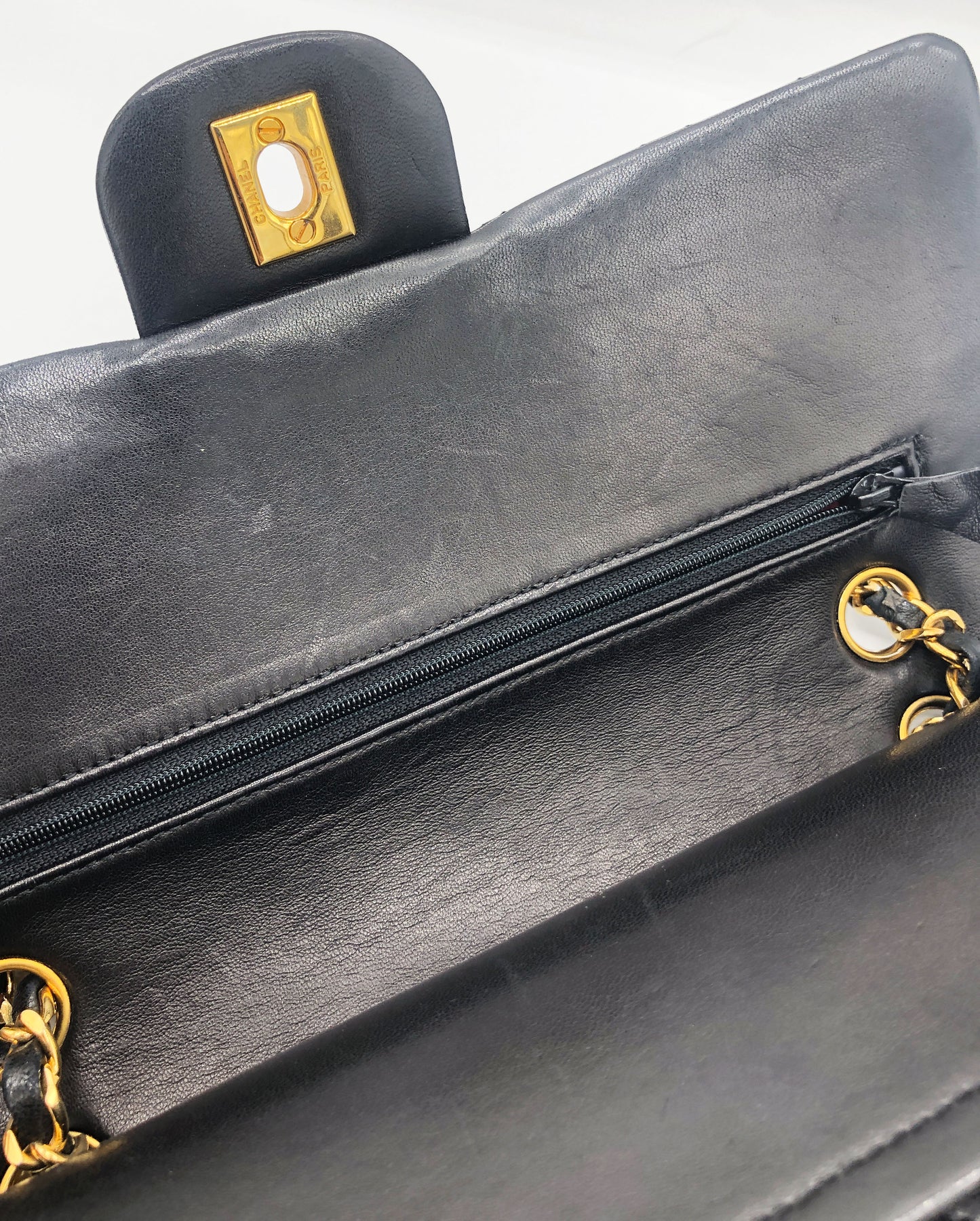 Sac Chanel Classique / Timeless 25 Vintage en cuir noir