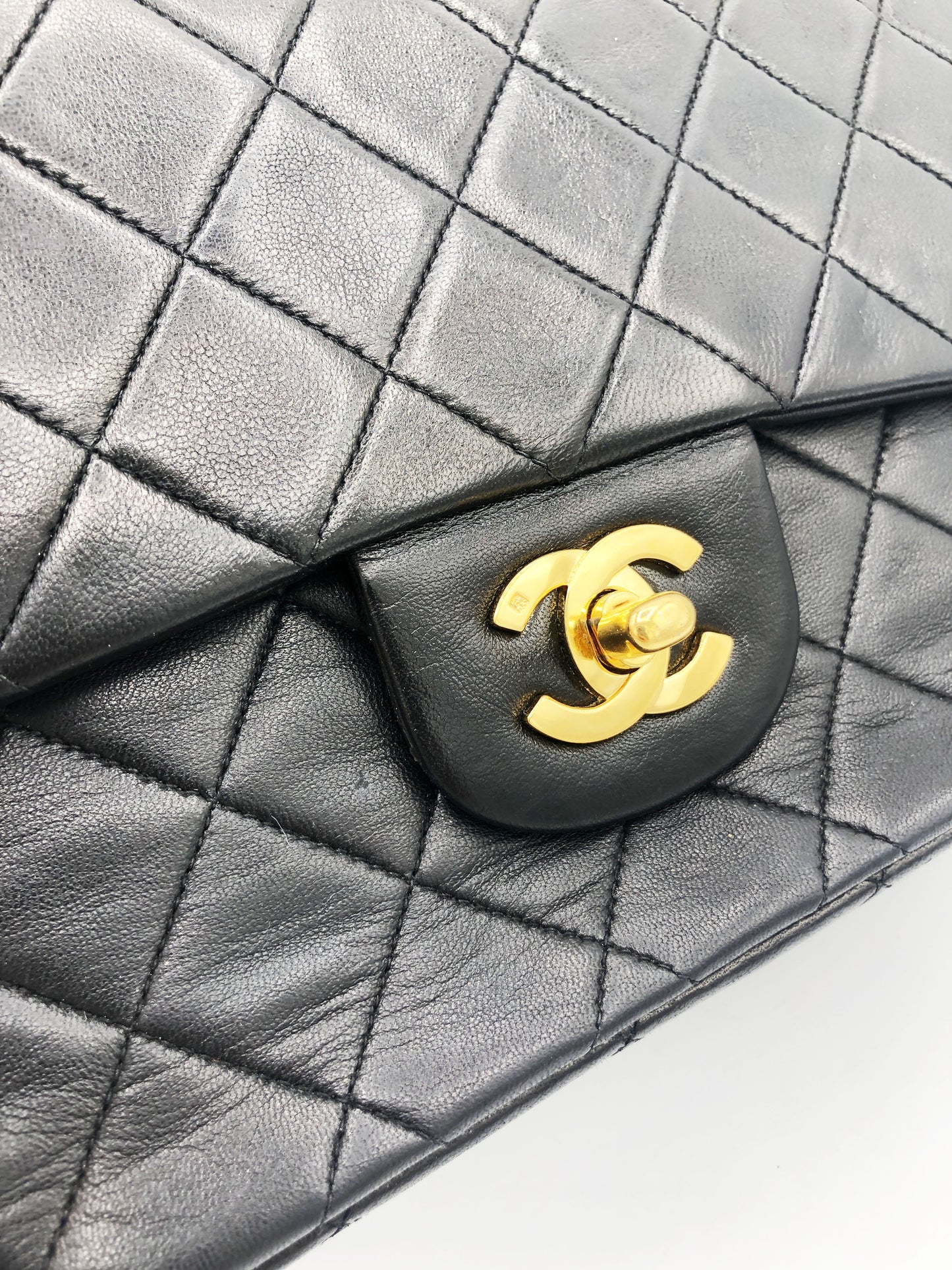 SAC CHANEL BANDOULIERE TIMELESS / CLASSIQUE AGNEAU NOIR