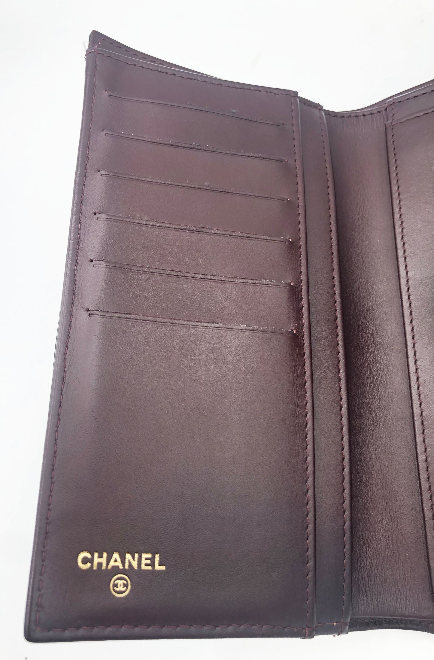 PORTEFEUILLE A RABAT CHANEL CAVAIR NOIR
