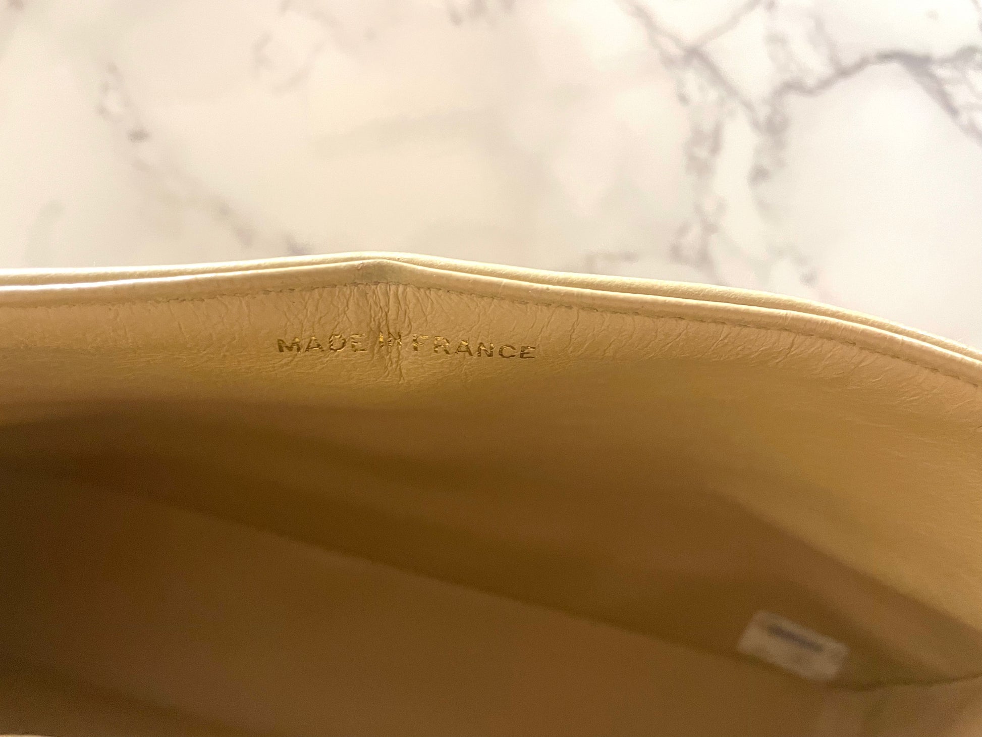 Sac Chanel Timeless 23 cm à double rabat en cuir d'agneau matelassé beige - Soline