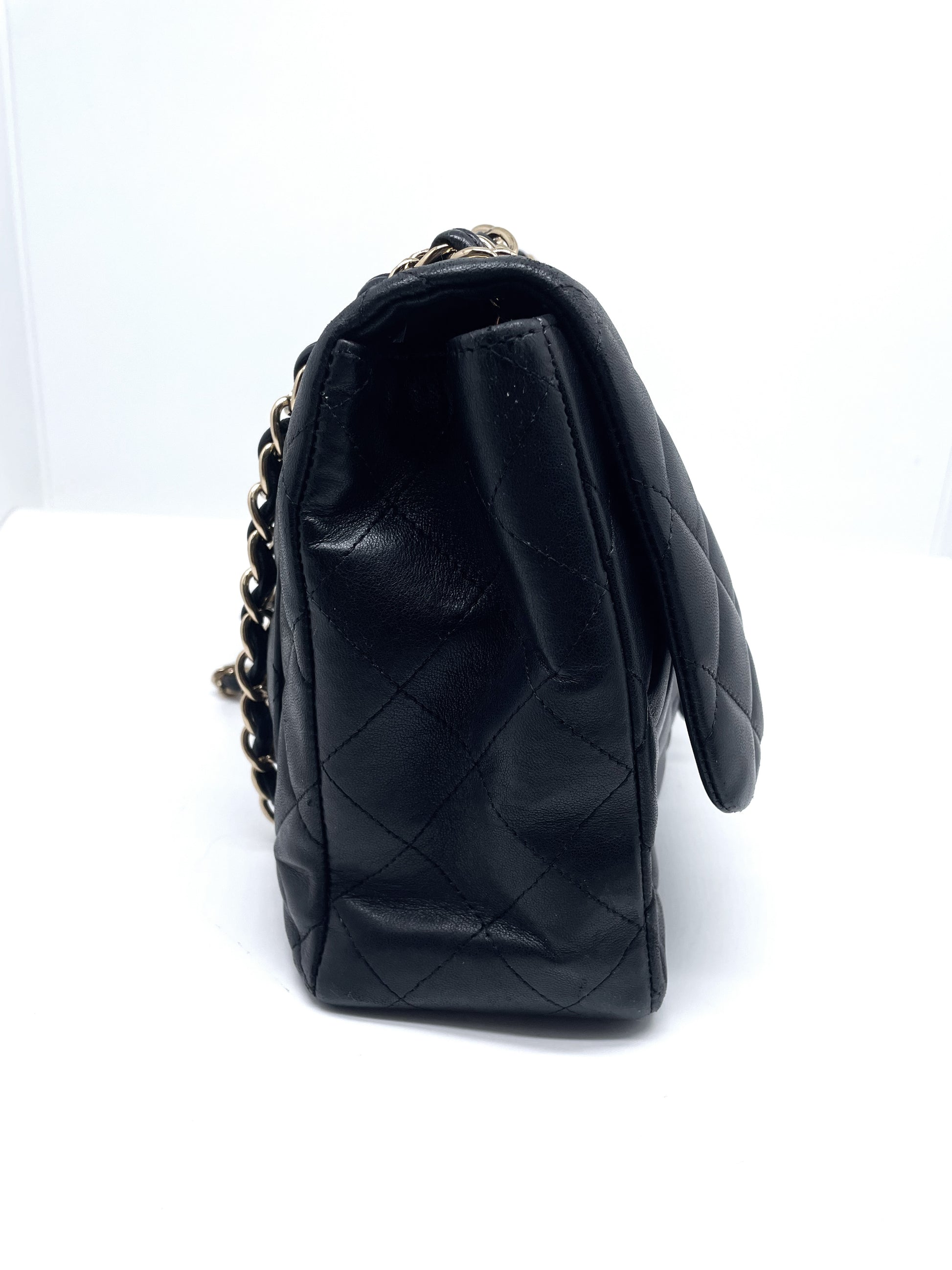Sac à main rabat chanel Jumbo single flap en cuir noir d'agneau - Soline