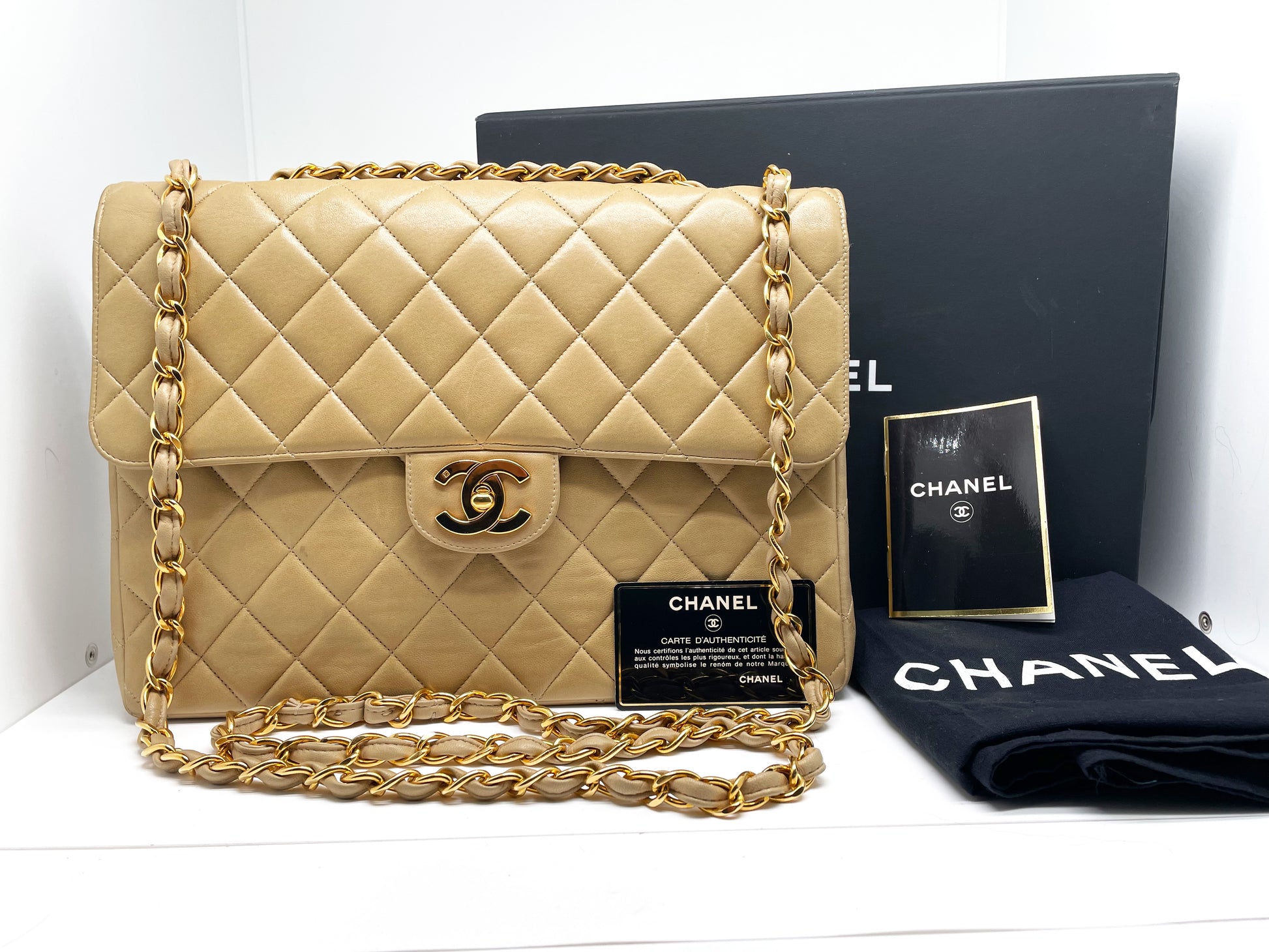 Sublime Sac à main Chanel Timeless / Classique Jumbo à rabat Beige single flap - Soline