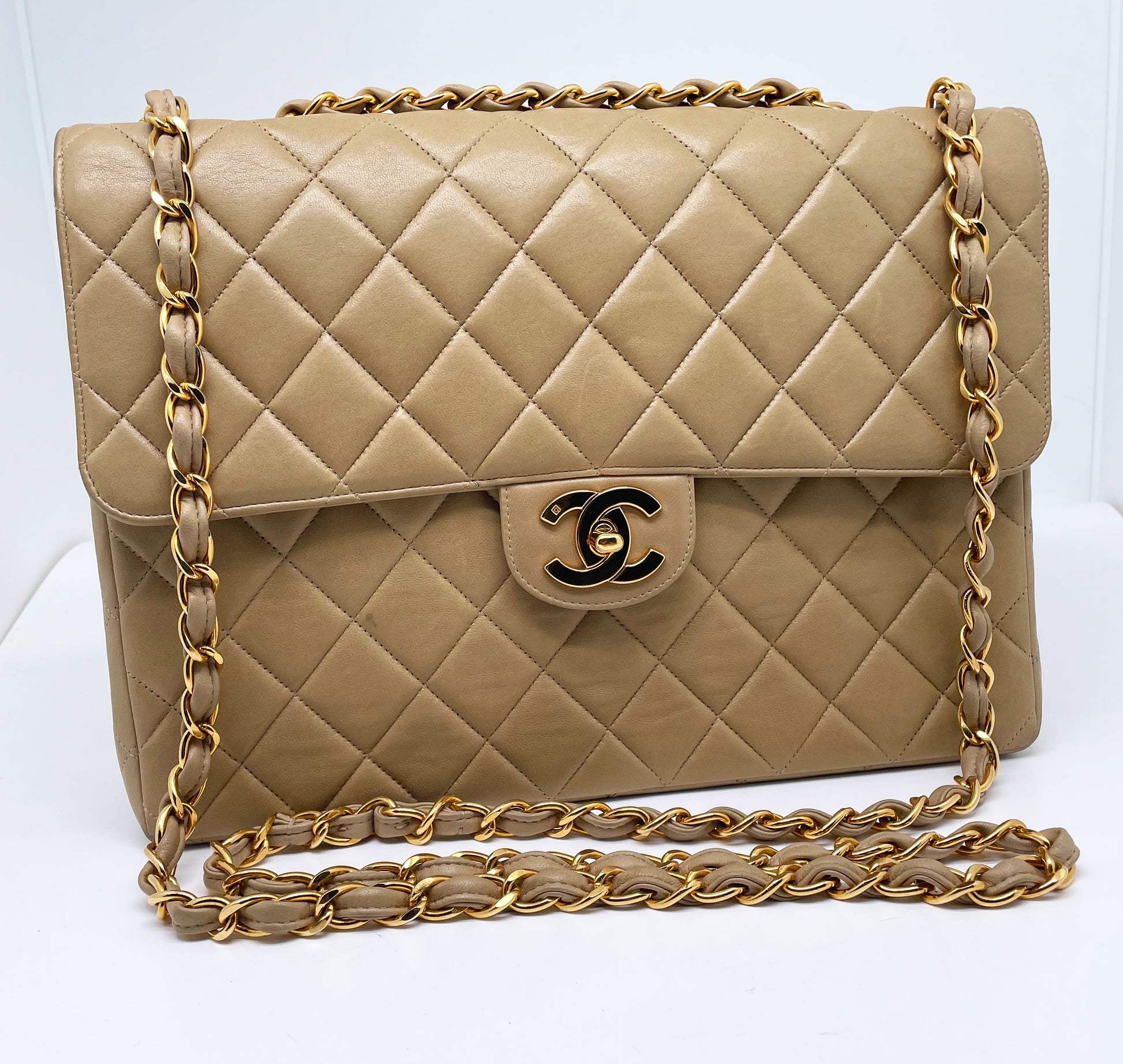 Sublime Sac à main Chanel Timeless / Classique Jumbo à rabat Beige single flap - Soline