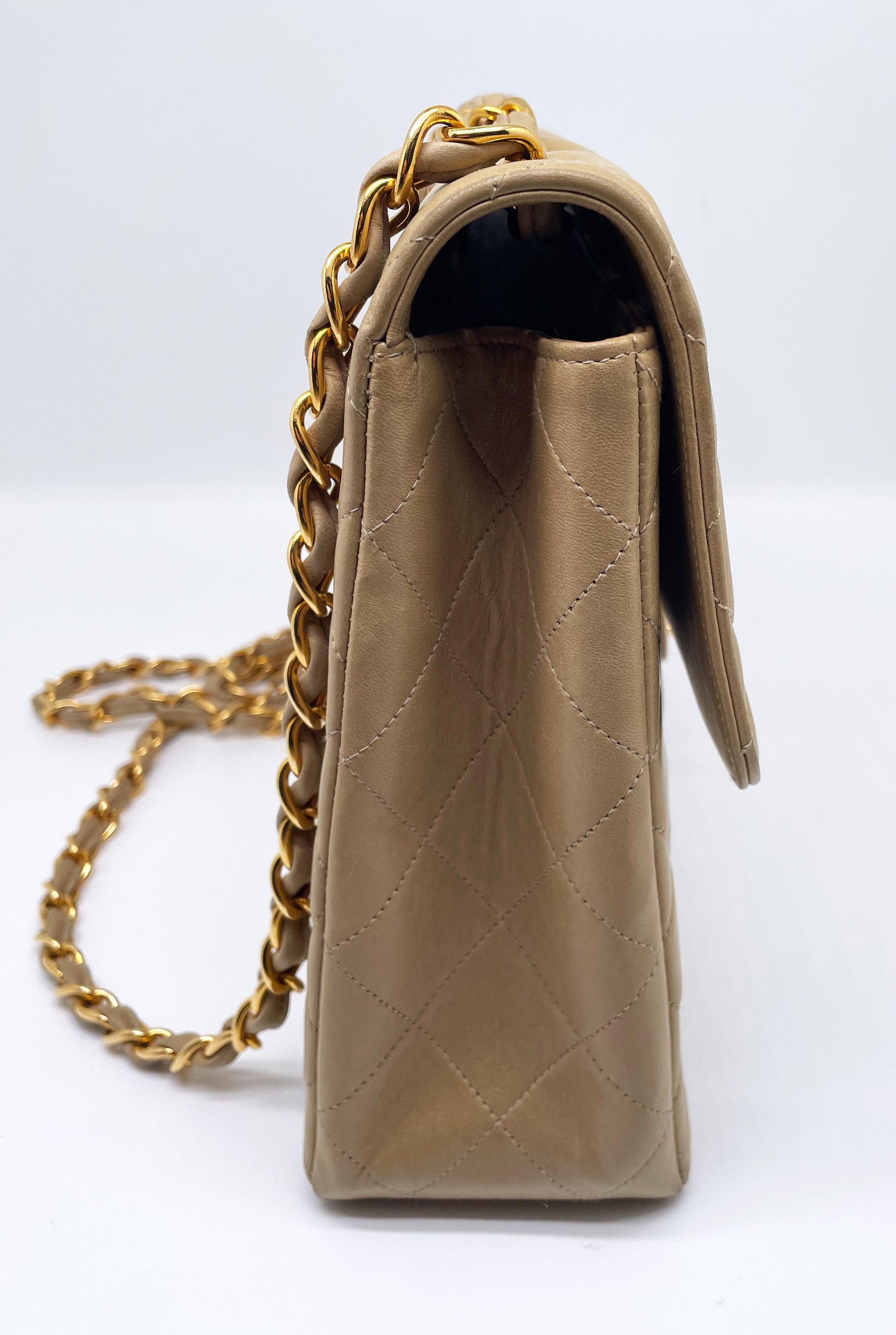 Sublime Sac à main Chanel Timeless / Classique Jumbo à rabat Beige single flap - Soline