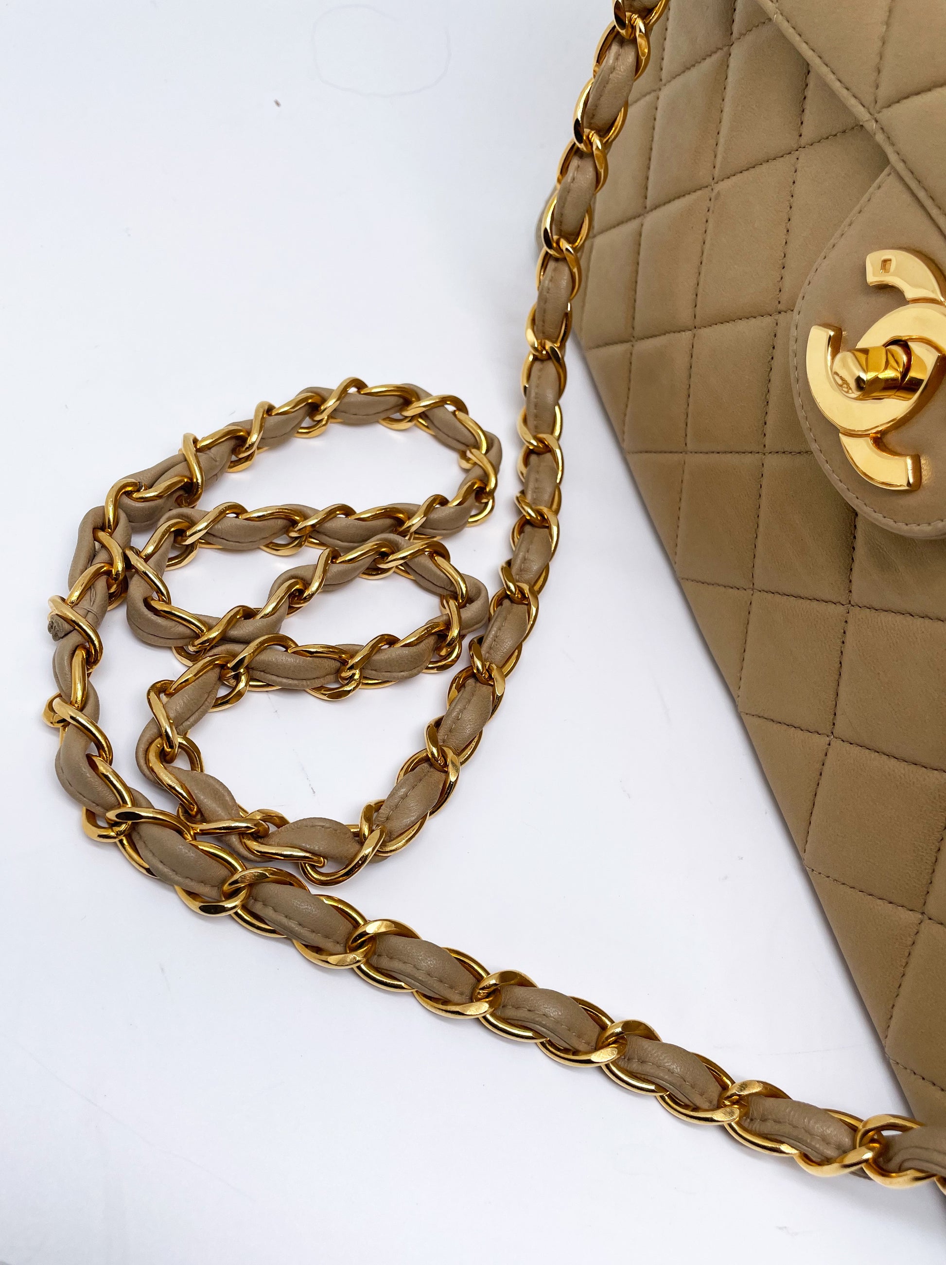 Sublime Sac à main Chanel Timeless / Classique Jumbo à rabat Beige single flap - Soline