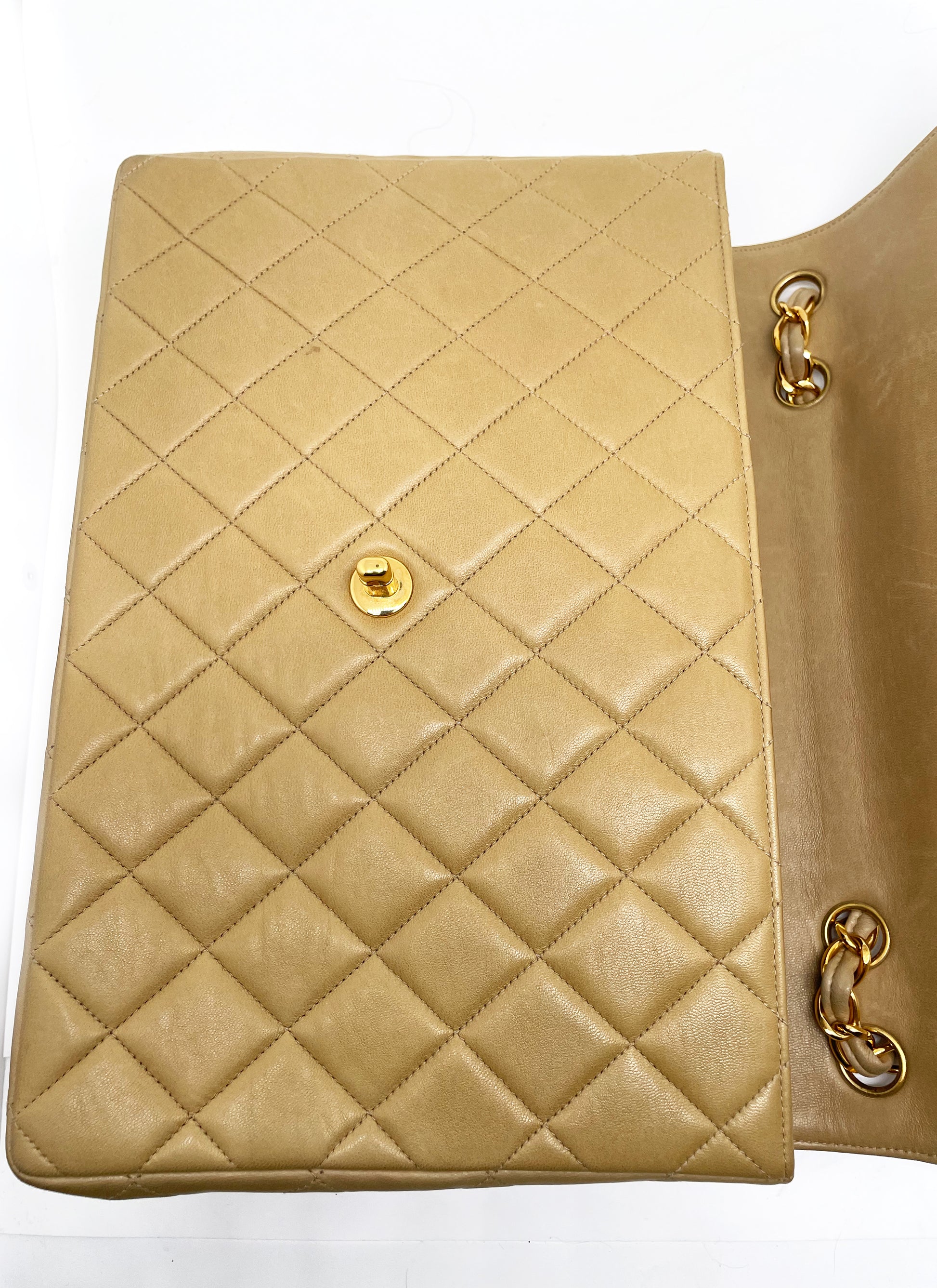 Sublime Sac à main Chanel Timeless / Classique Jumbo à rabat Beige single flap - Soline