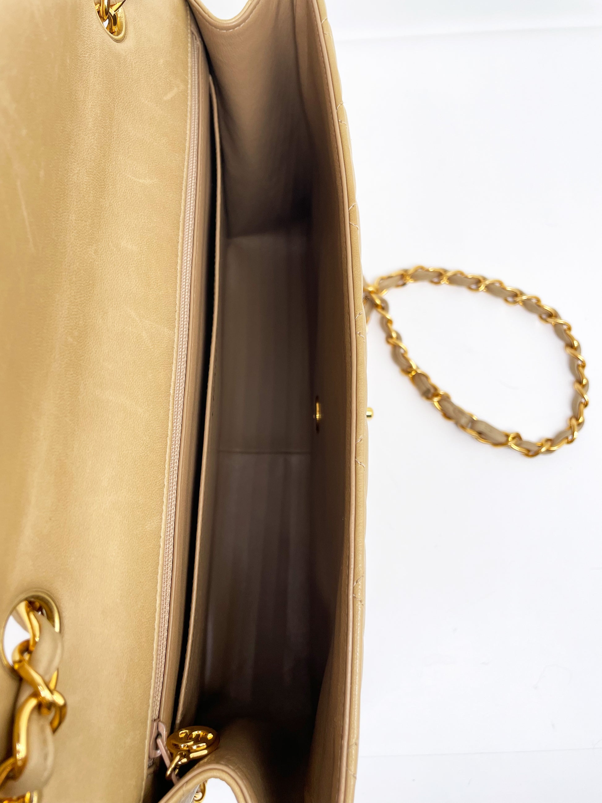 Sublime Sac à main Chanel Timeless / Classique Jumbo à rabat Beige single flap - Soline