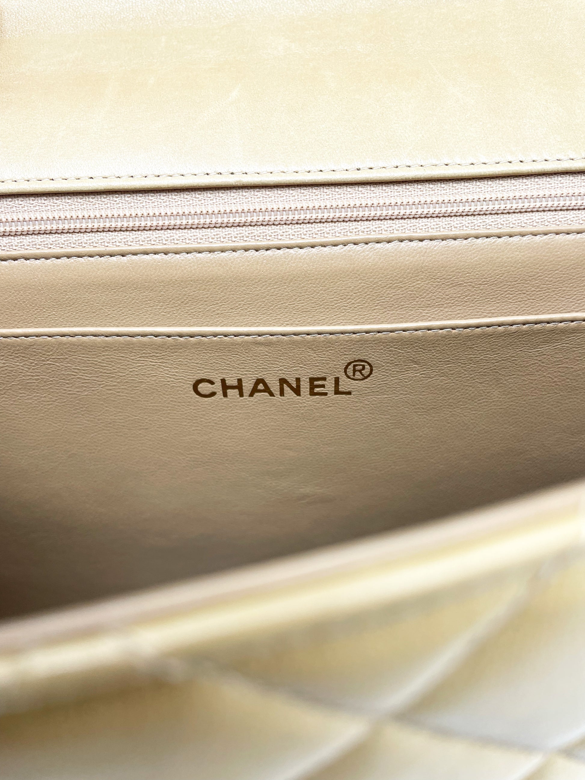 Sublime Sac à main Chanel Timeless / Classique Jumbo à rabat Beige single flap - Soline