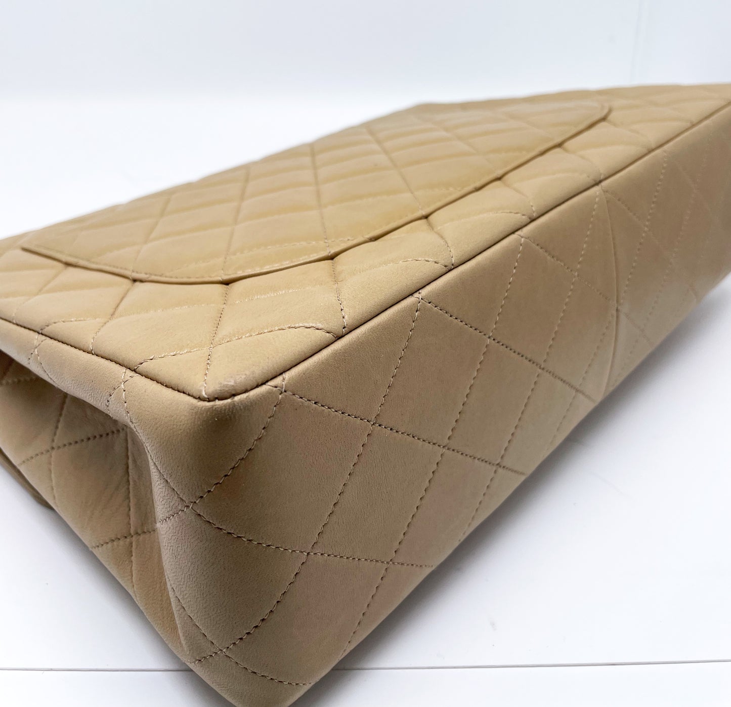 Sublime Sac à main Chanel Timeless / Classique Jumbo à rabat Beige single flap - Soline