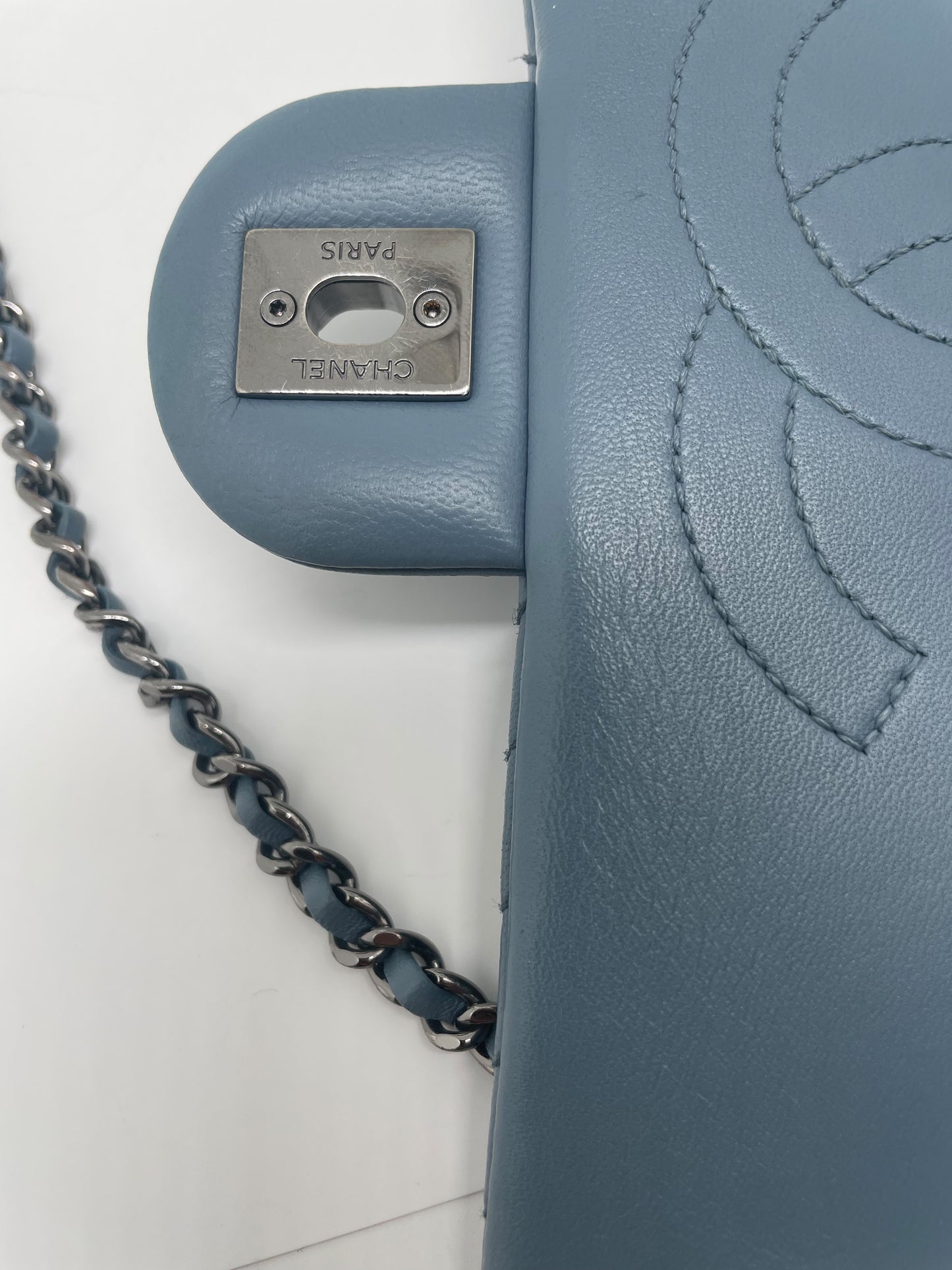 Super Sac Chanel Timeless en cuir d'agneau en motifs surpiqués Chevron asymétriques - Soline