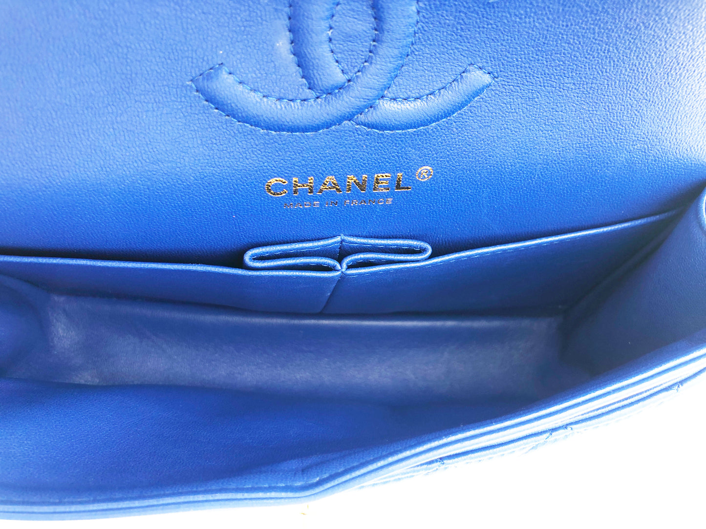 Chanel sac à main timeless / classique en cuir lisse bleu
