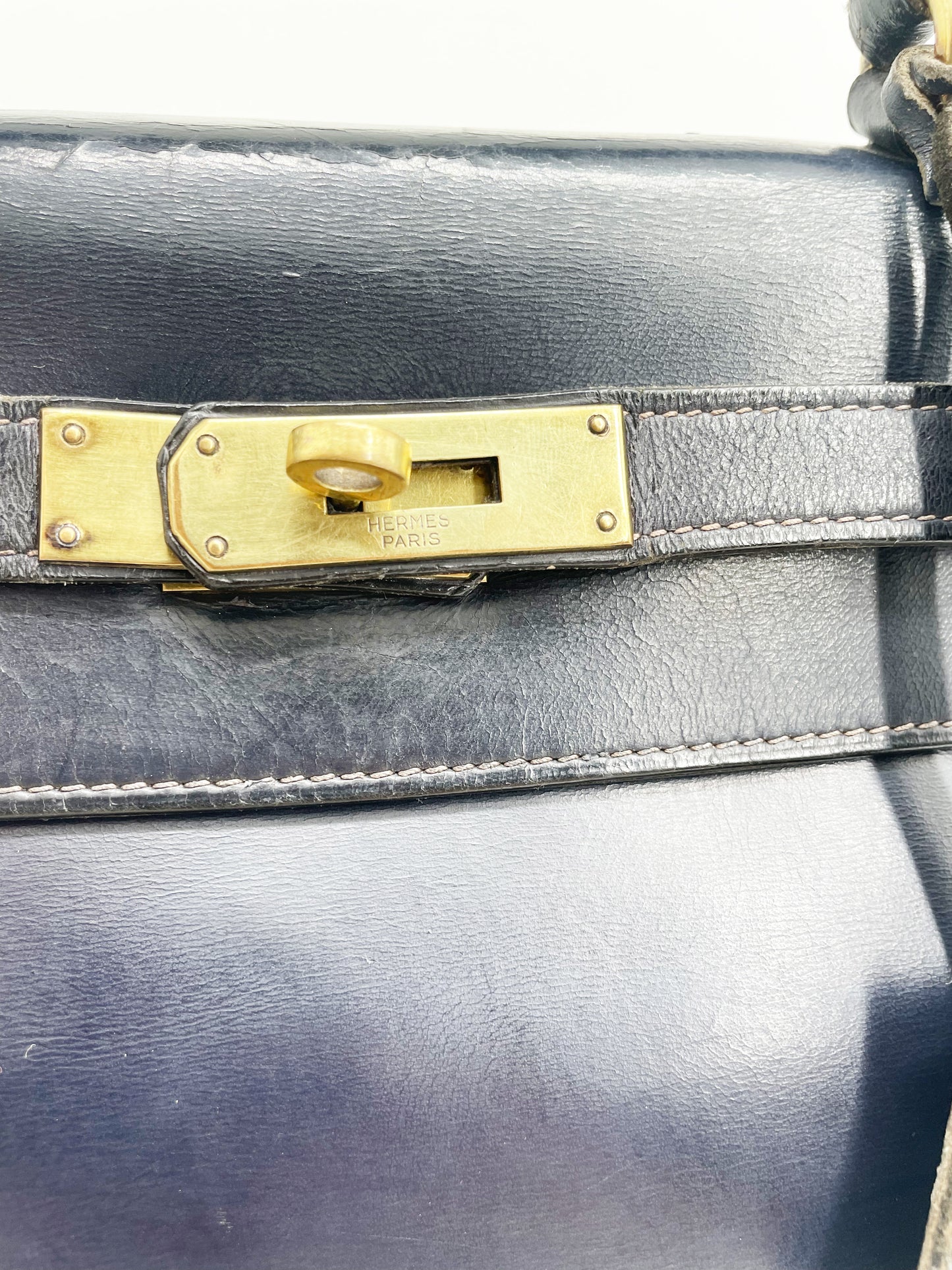 Sac Vintage Hermès Kelly 28 bleu marine en cuir de box - Soline