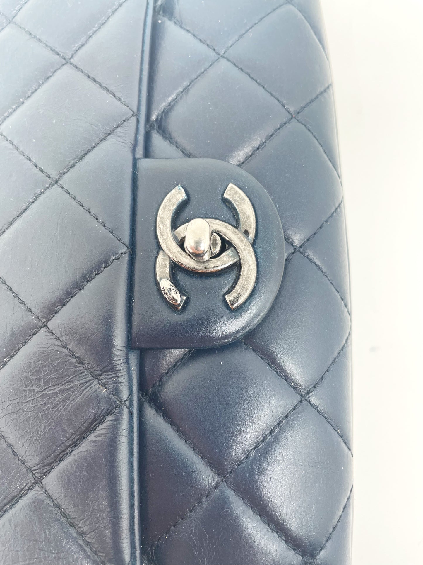 Super Sac Chanel Timeless en cuir d'agneau bleu - Soline