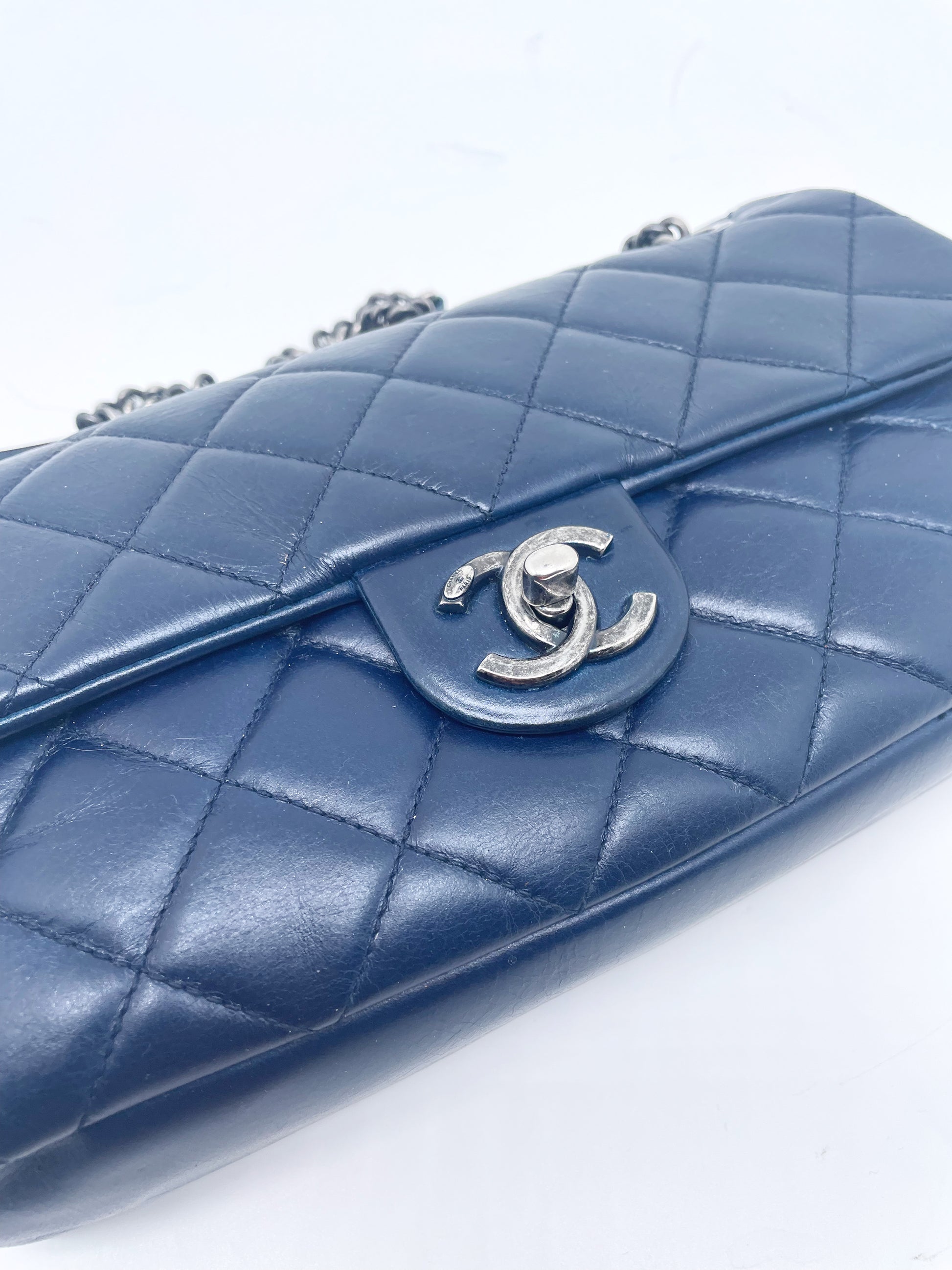 Super Sac Chanel Timeless en cuir d'agneau bleu - Soline