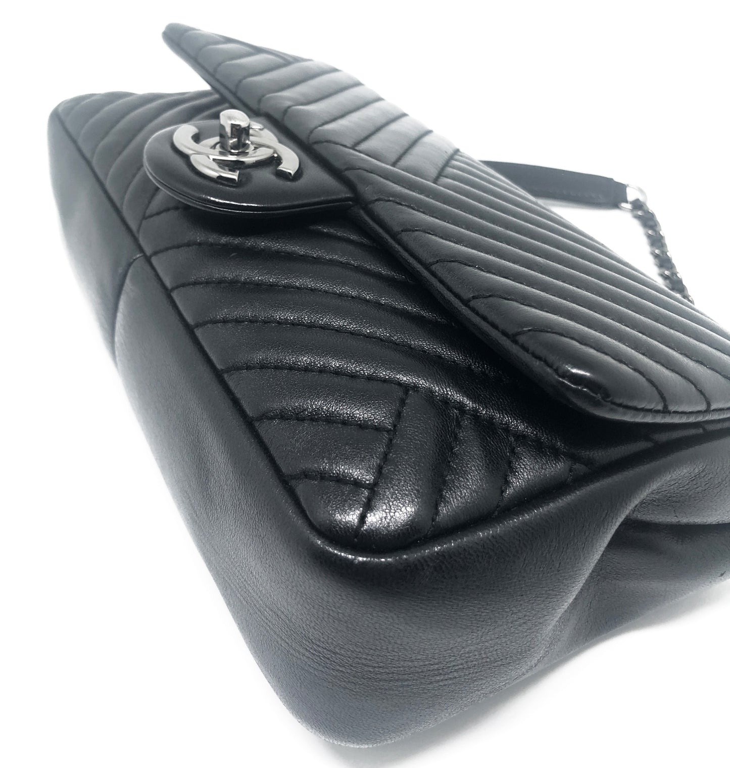 Super Sac Chanel Timeless en cuir d'agneau en motifs surpiqués Chevron asymétriques noir - Soline