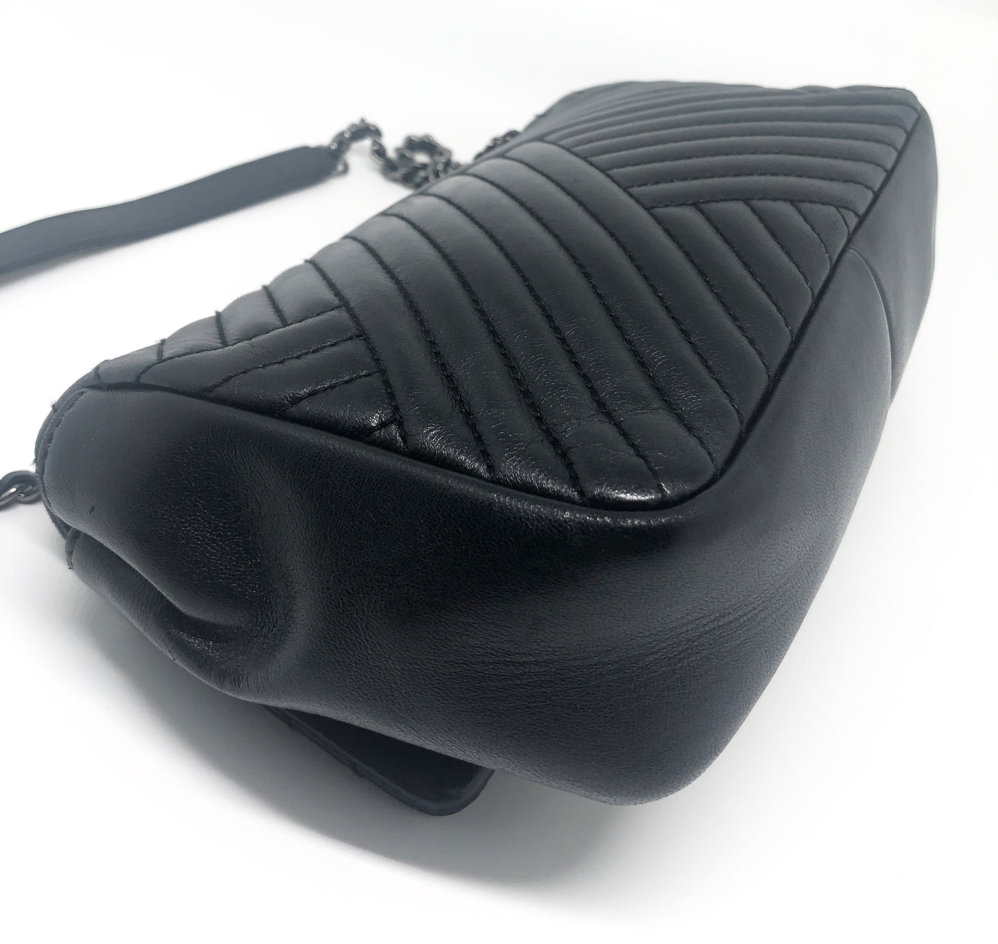 Super Sac Chanel Timeless en cuir d'agneau en motifs surpiqués Chevron asymétriques noir - Soline