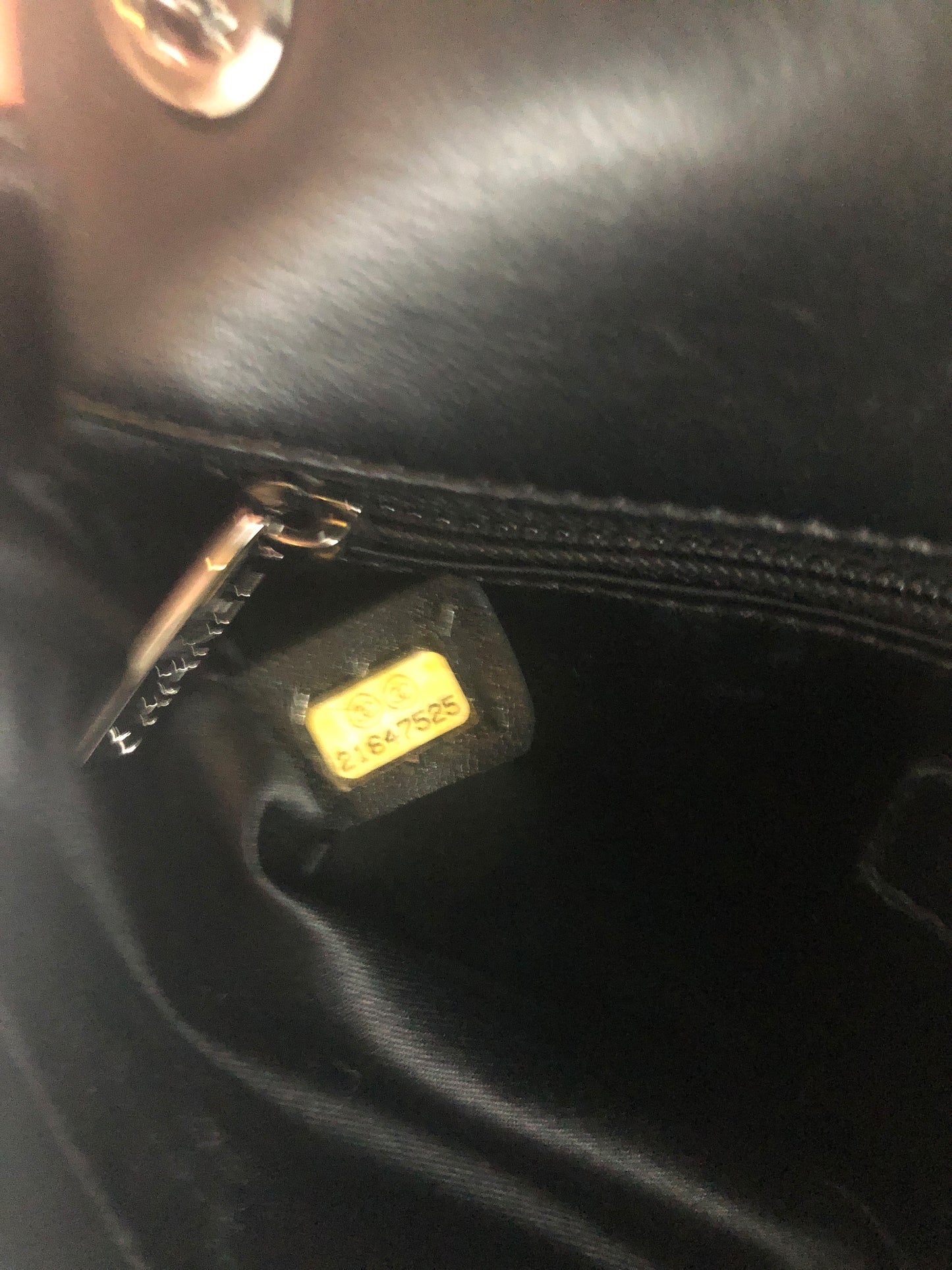 Super Sac Chanel Timeless en cuir d'agneau en motifs surpiqués Chevron asymétriques noir - Soline