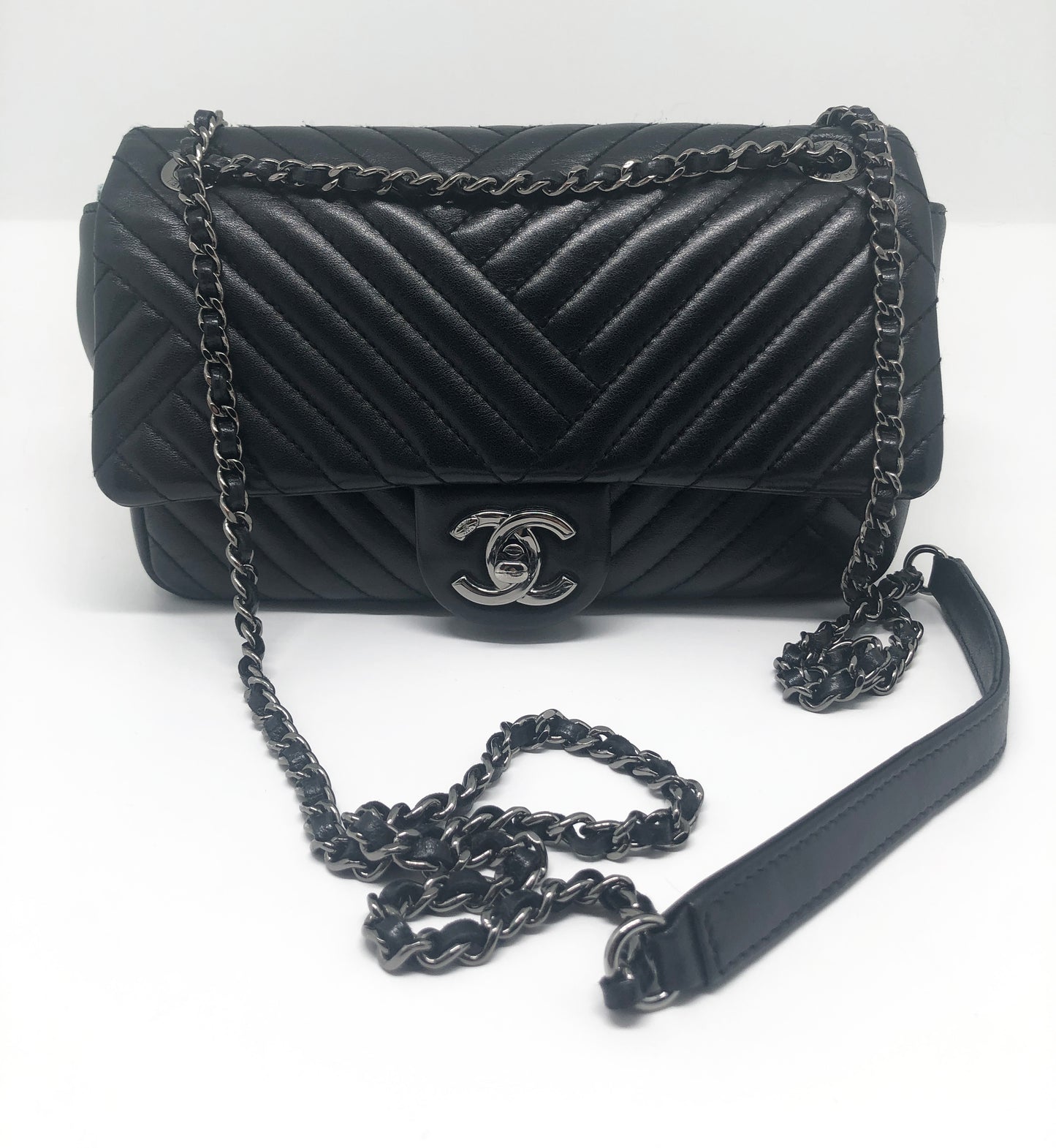 Super Sac Chanel Timeless en cuir d'agneau en motifs surpiqués Chevron asymétriques noir - Soline