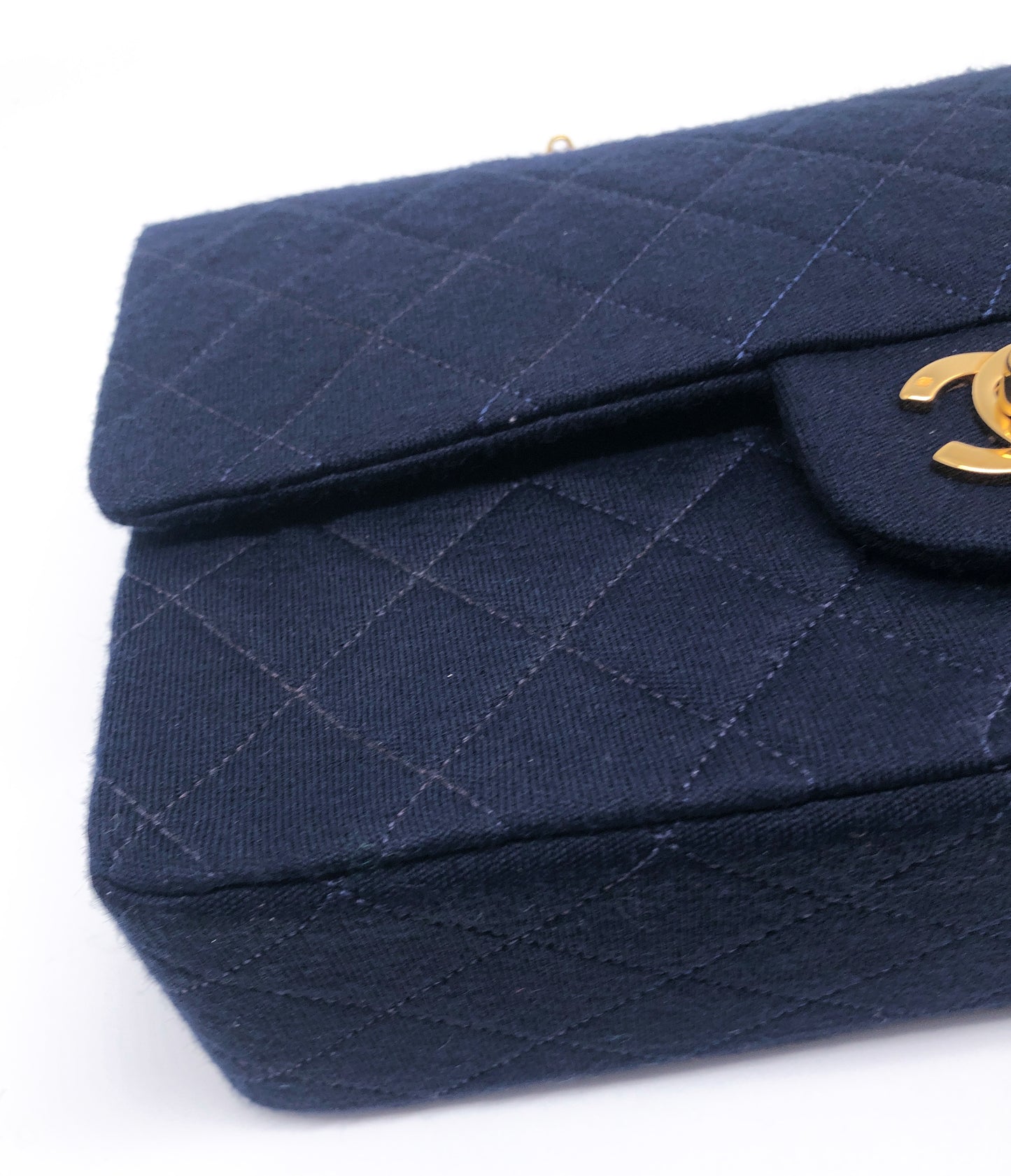 Magnifique Sac à main bandoulière Chanel Timeless en jersey navy - Soline