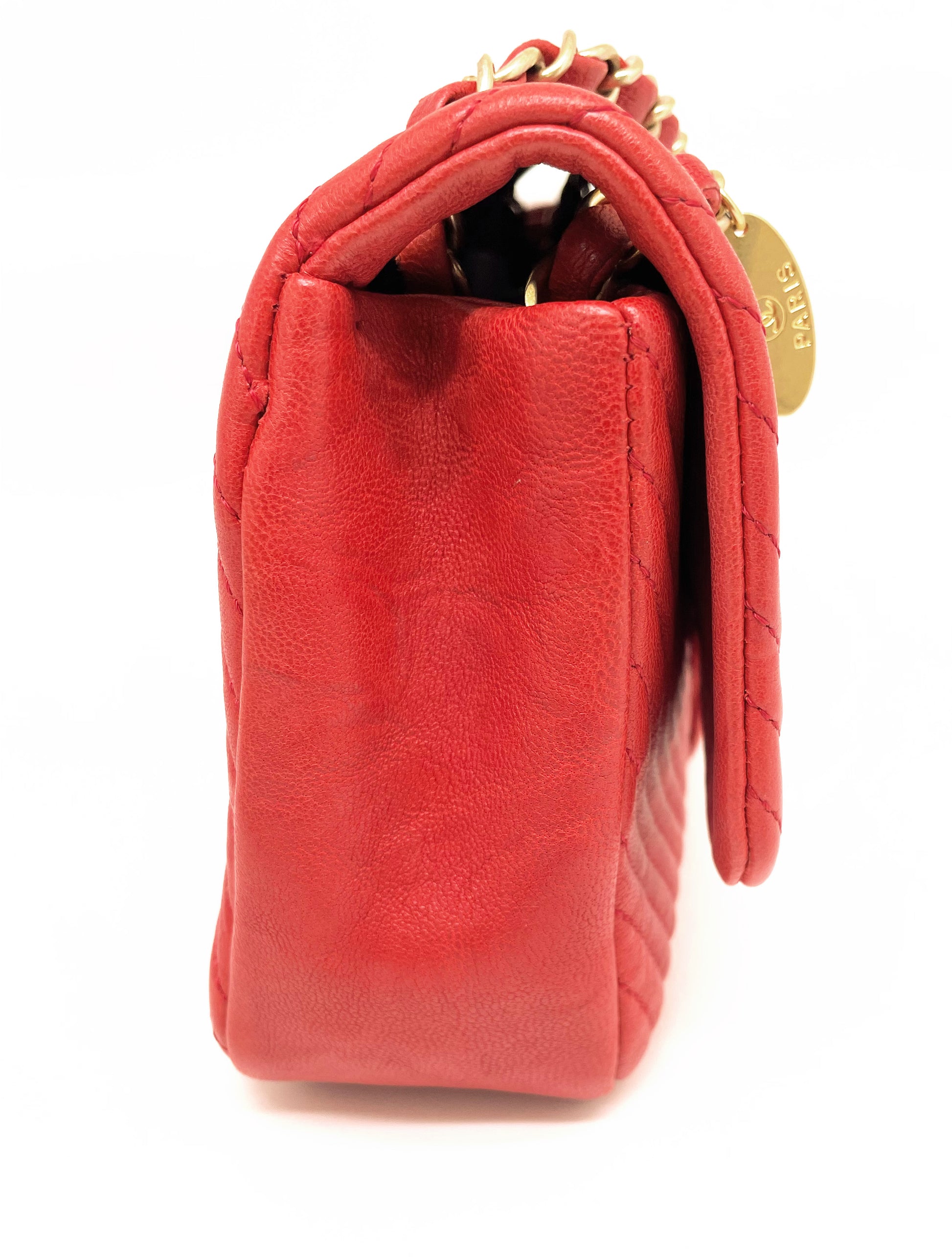 Superbe Sac Chanel Classique  27 cm en cuir et motif Chevron Rouge - Soline
