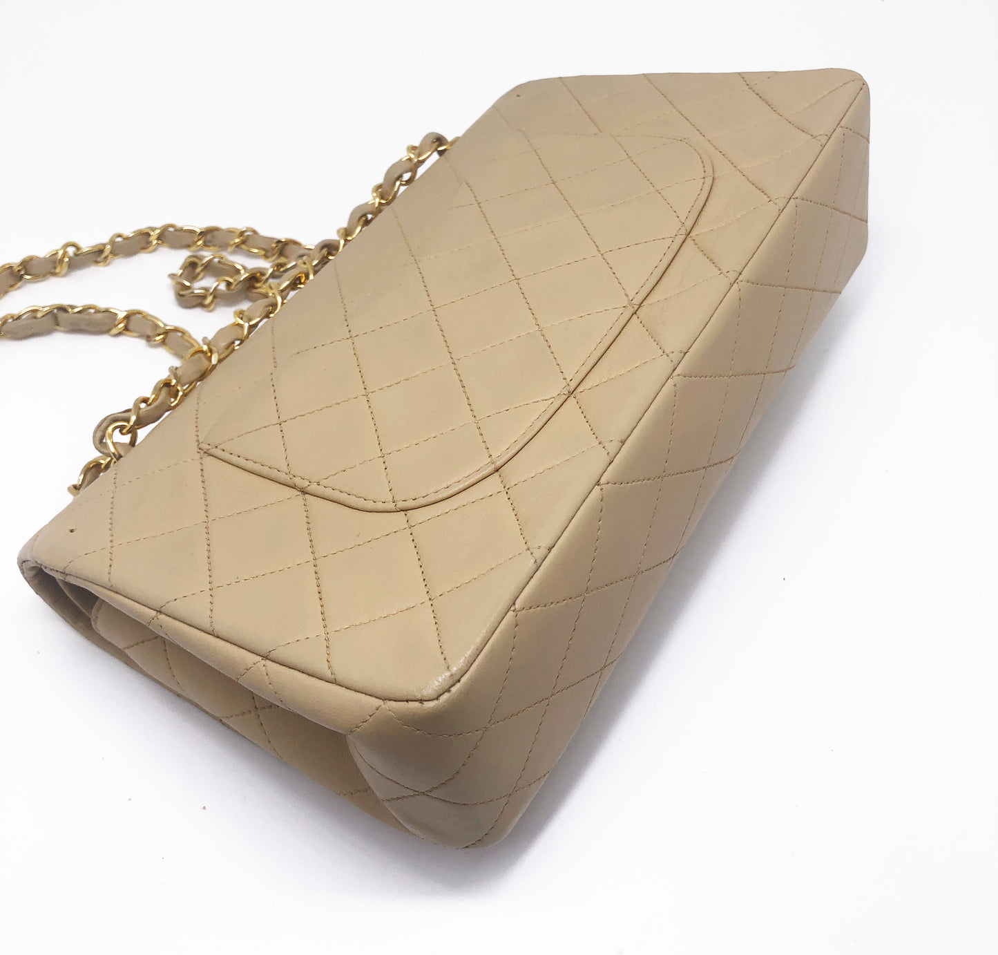 Sac Chanel Timeless medium 25 cm à double rabat en cuir d'agneau matelassé beige - Soline