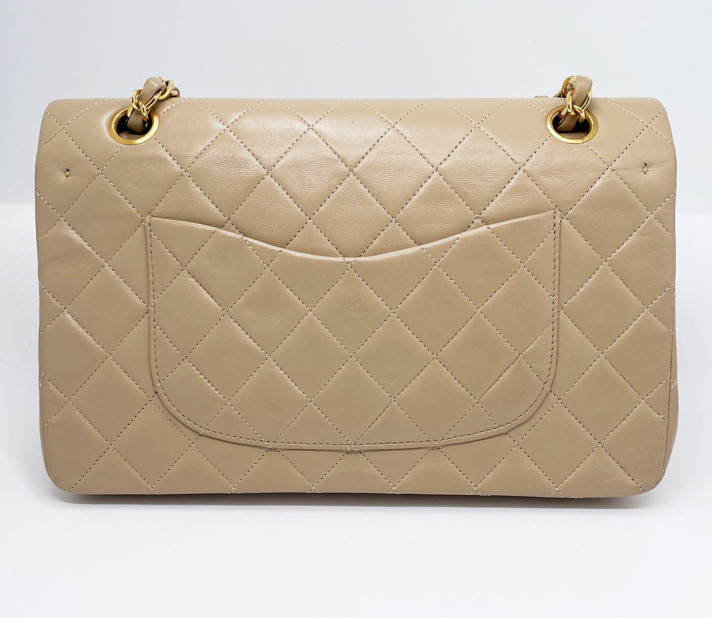 Sac Chanel bandoulière Timeless médium en cuir beige - Soline
