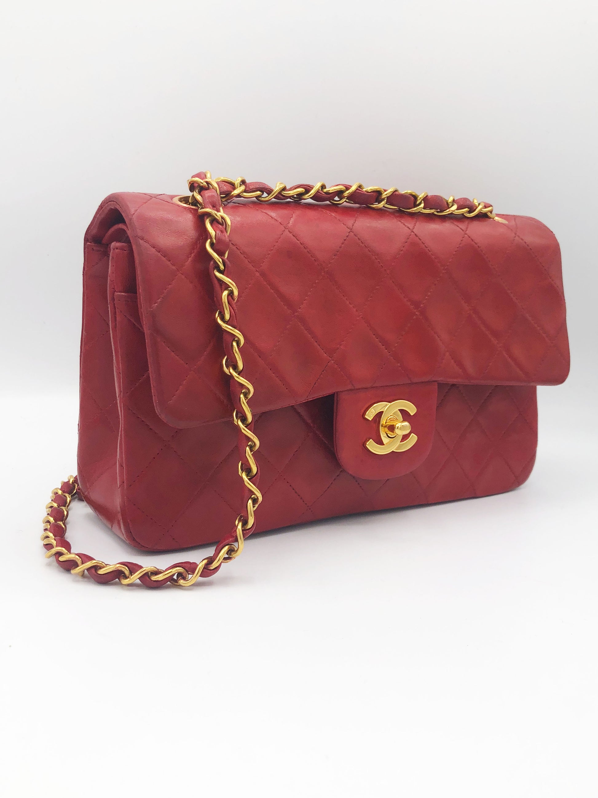 SAC CHANEL BANDOULIERE TIMELESS CLASSIC AGNEAU ROUGE VINTAGE