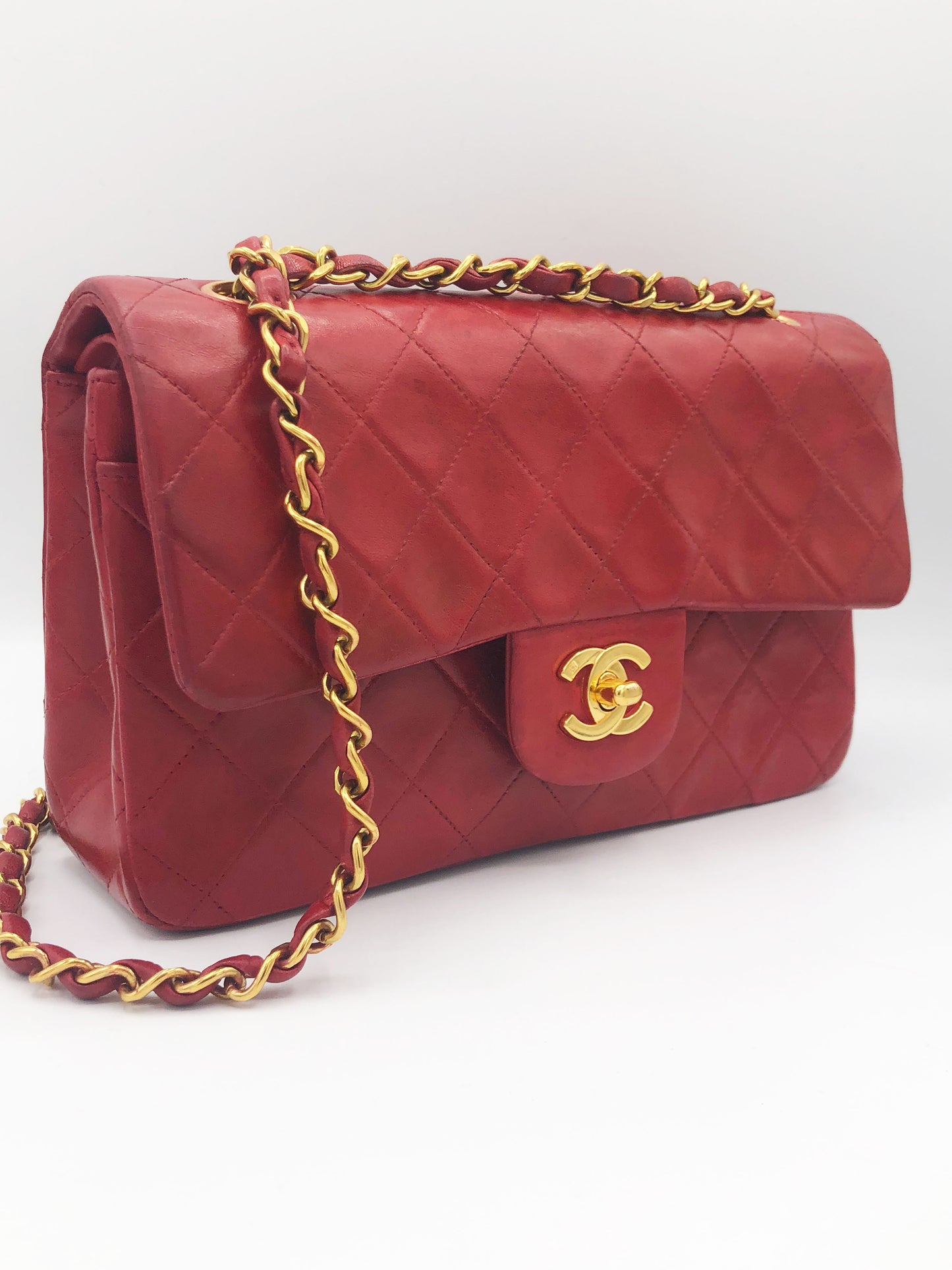 SAC CHANEL BANDOULIERE TIMELESS CLASSIC AGNEAU ROUGE VINTAGE