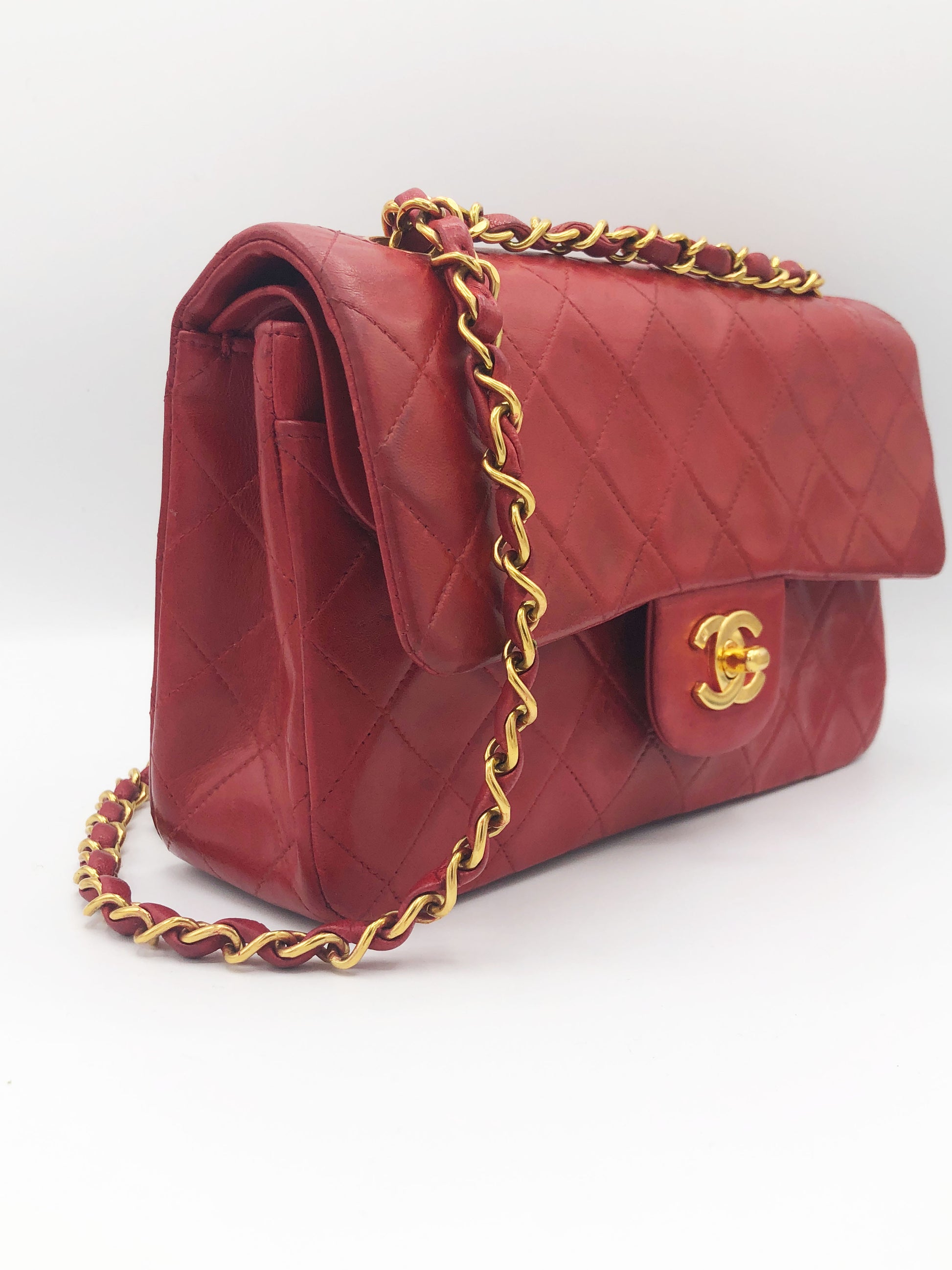SAC CHANEL BANDOULIERE TIMELESS CLASSIC AGNEAU ROUGE VINTAGE
