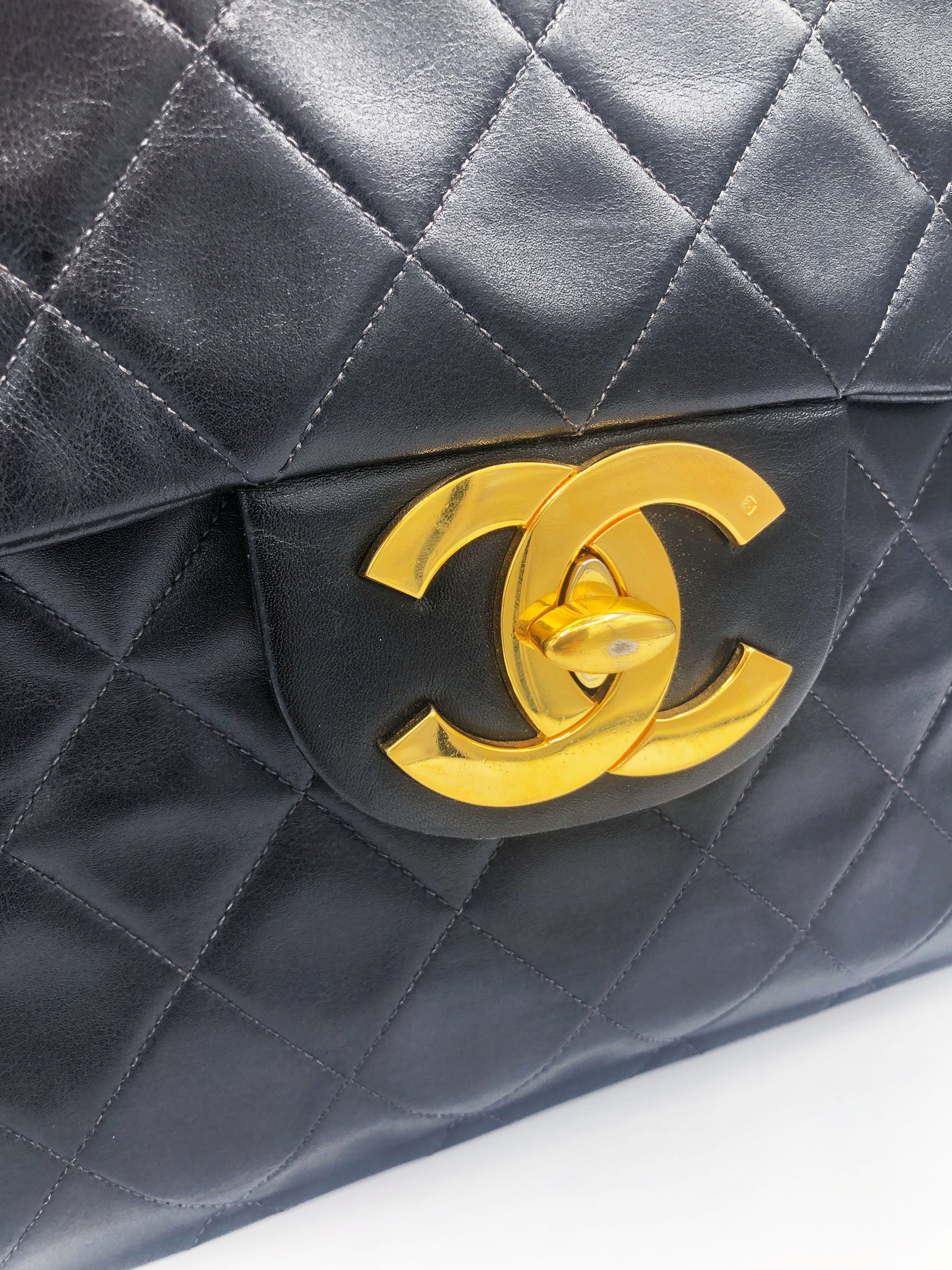 Sac chanel Maxi Jumbo noir timeless