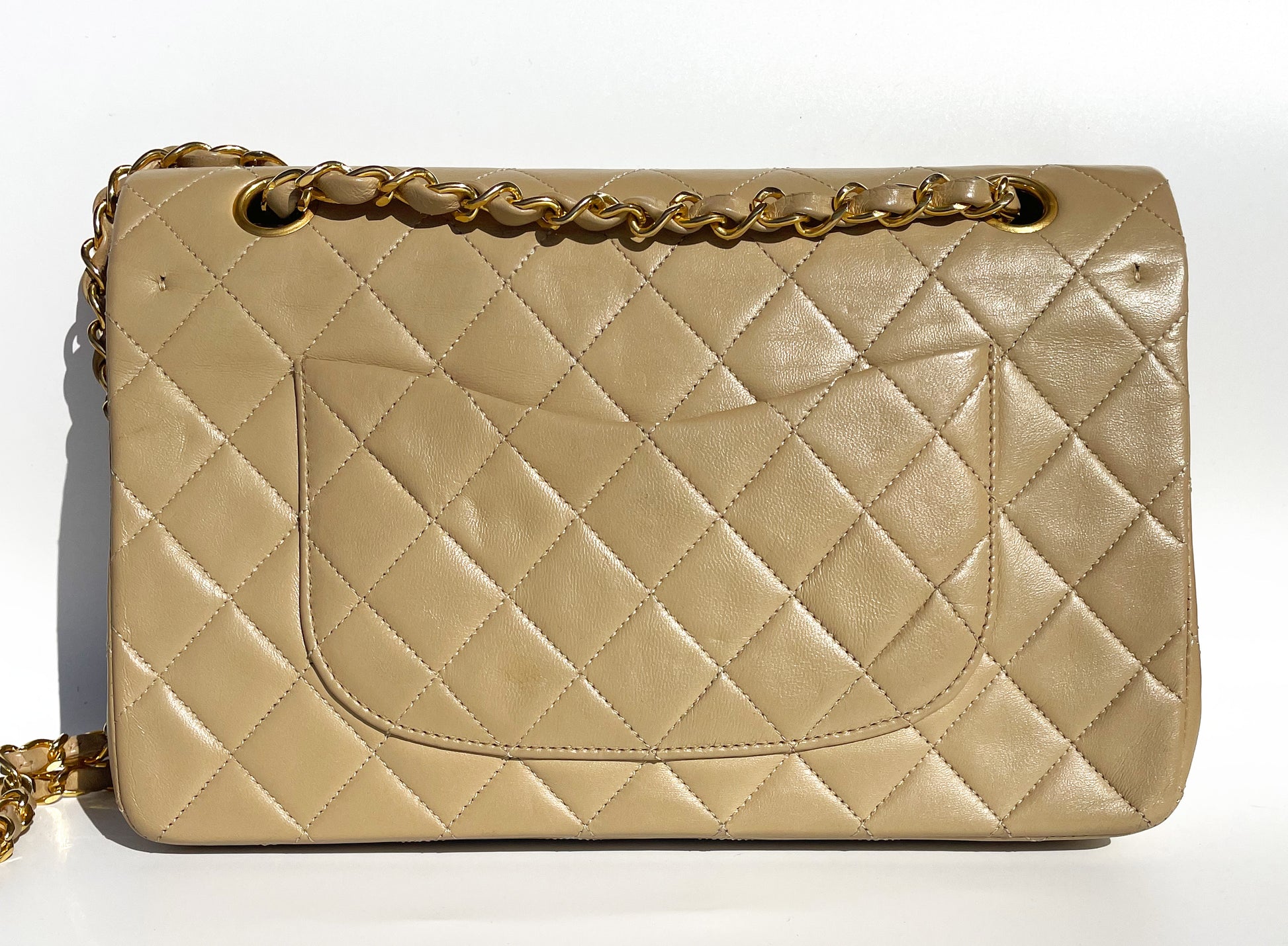 Sac Chanel bandoulière Timeless médium en cuir beige - Soline