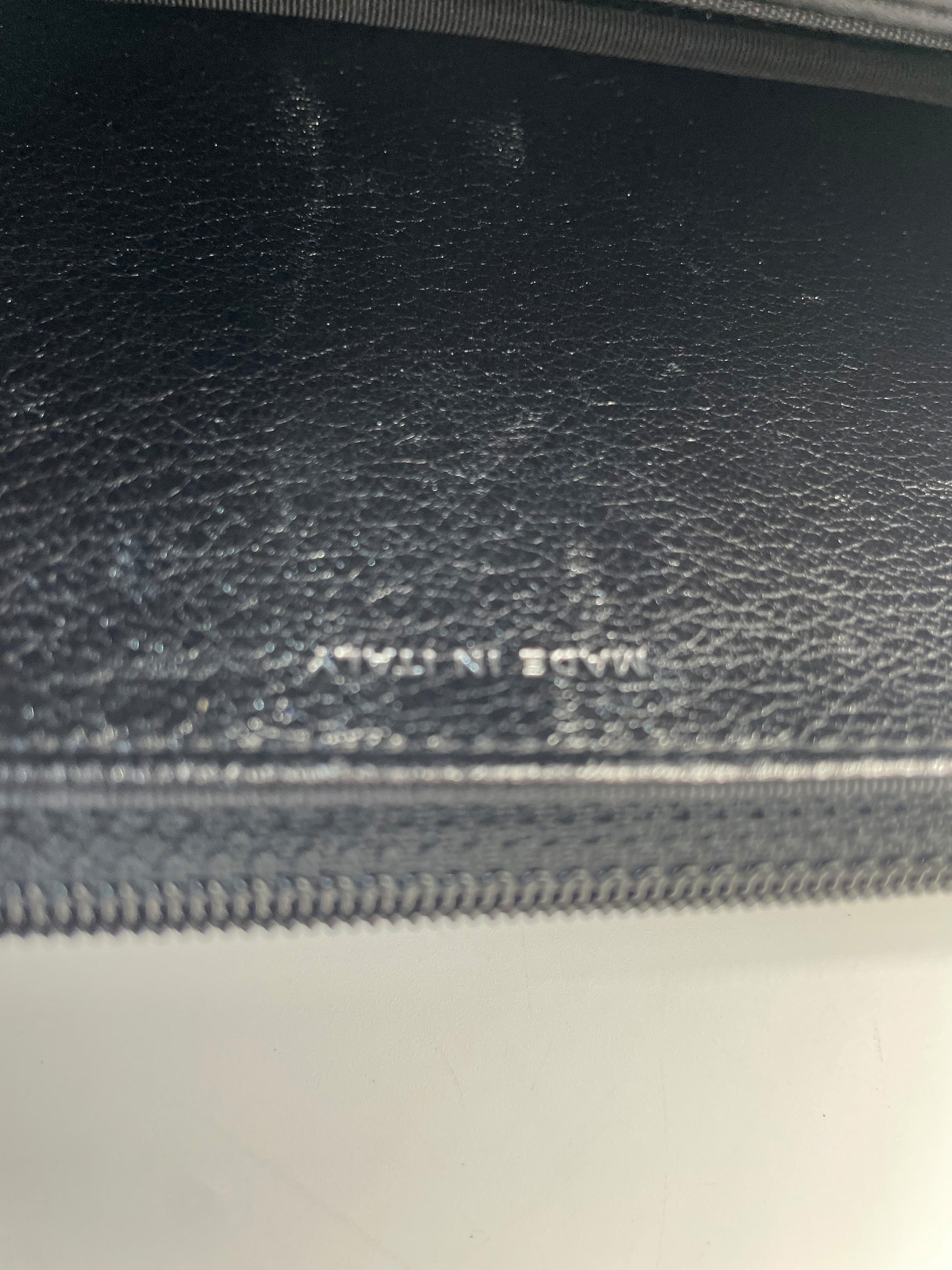 Sac Chanel bandoulière wallet on chain (woc) en cuir perforé noir et argenté - Soline