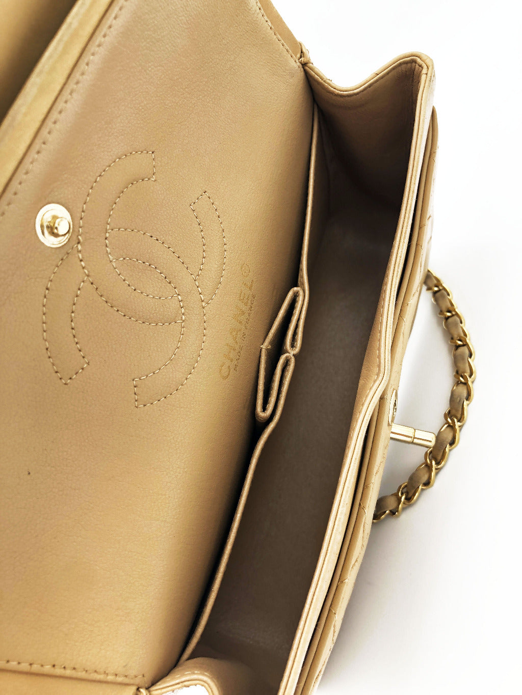 SAC CHANEL Timeless/Classique en Cuir Beige