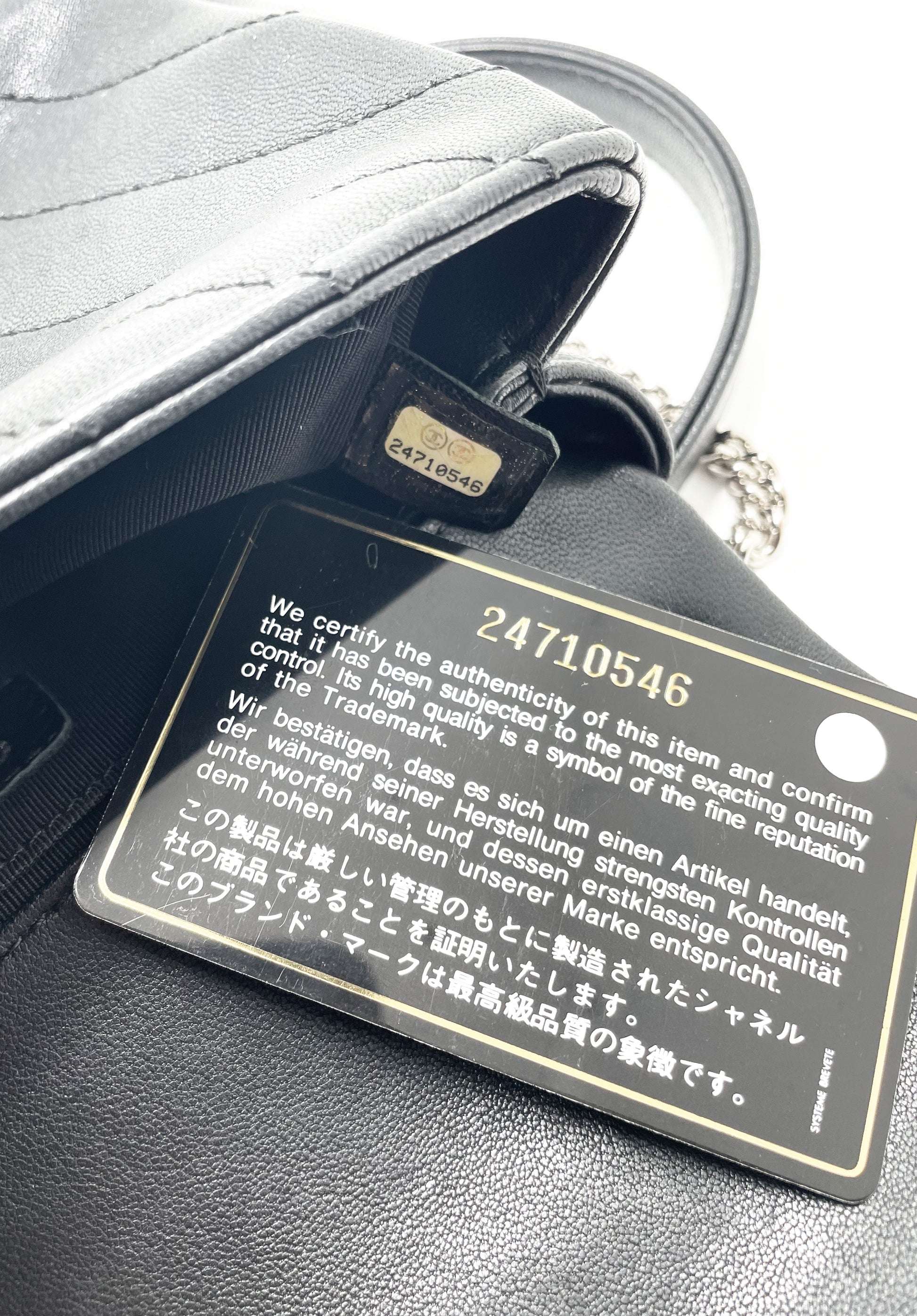 Sac à main Chanel Chevron en cuir d'agneau noir - Soline