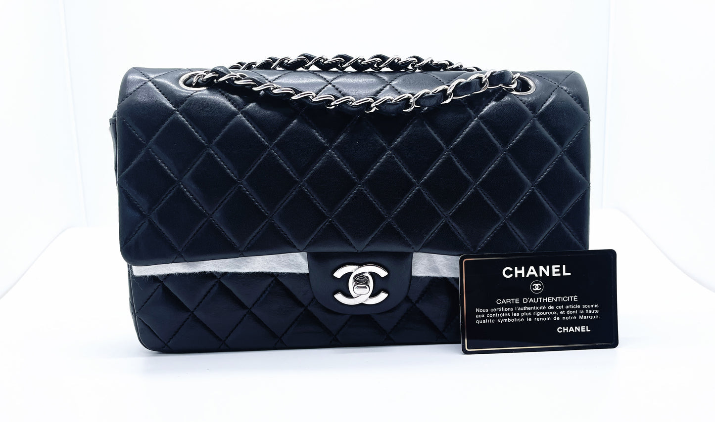 Sac Chanel Timeless médium 25 cm à double rabat en cuir d'agneau matelassé noir - Soline