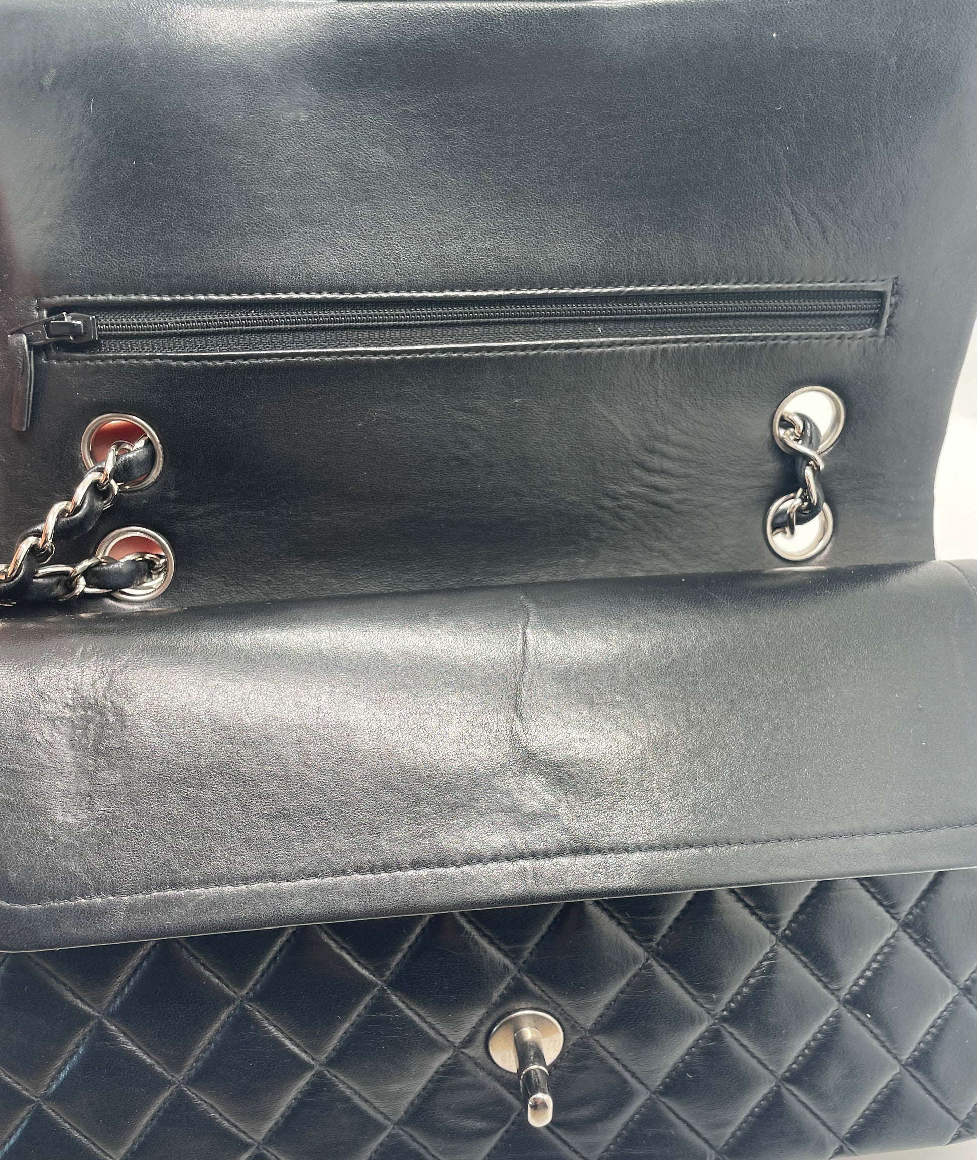 Sac Chanel Timeless médium 25 cm à double rabat en cuir d'agneau matelassé noir - Soline