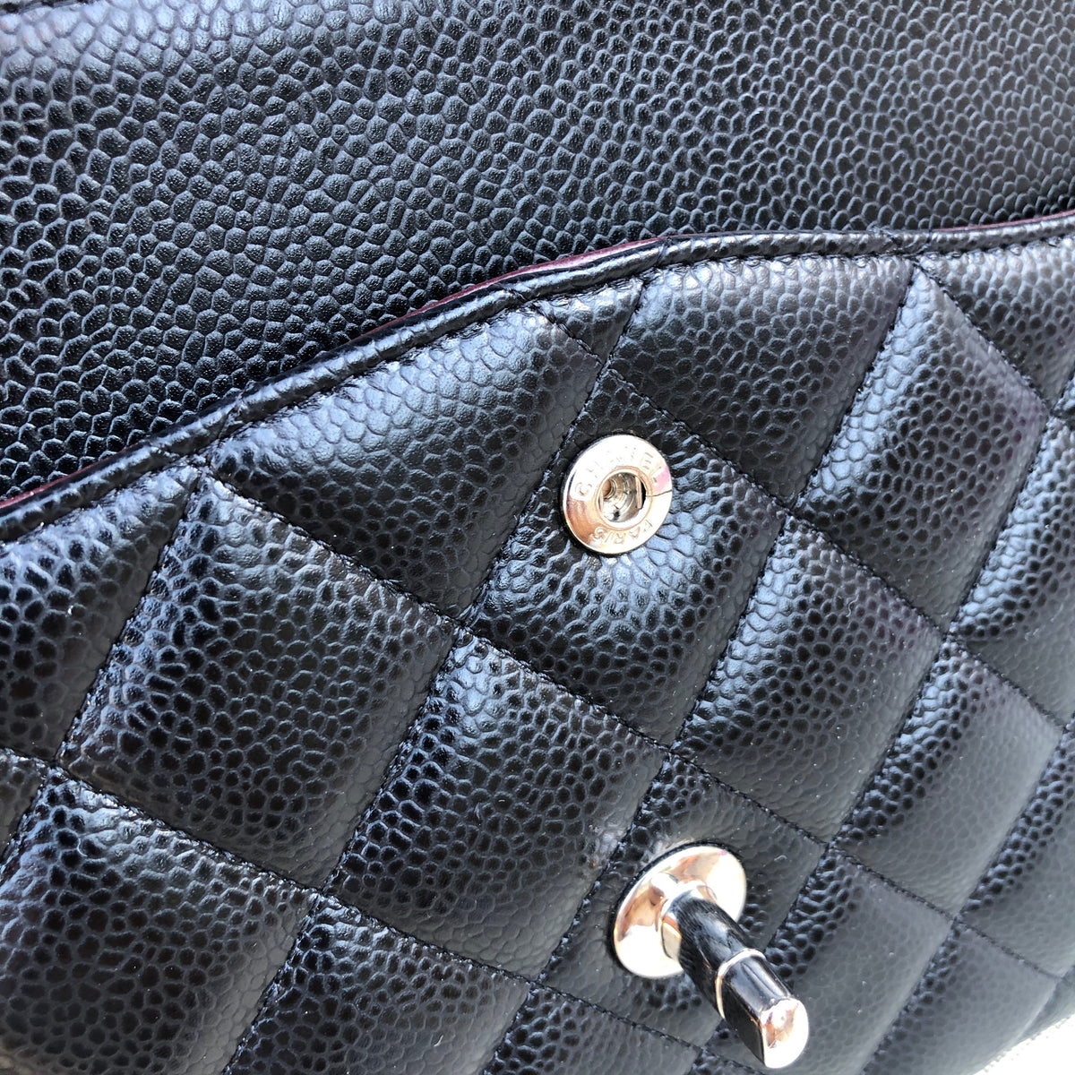 Chanel sac à bandoulière timeless / classique jumbo noir cuir caviar - Soline