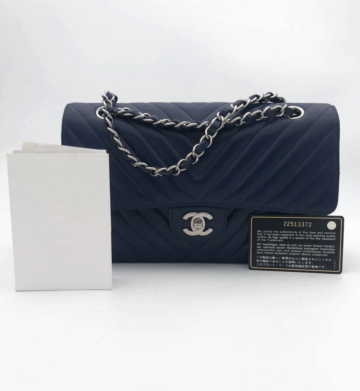 Chanel sac à main timeless / classique chevron cuir grainé bleu nuit. - Soline