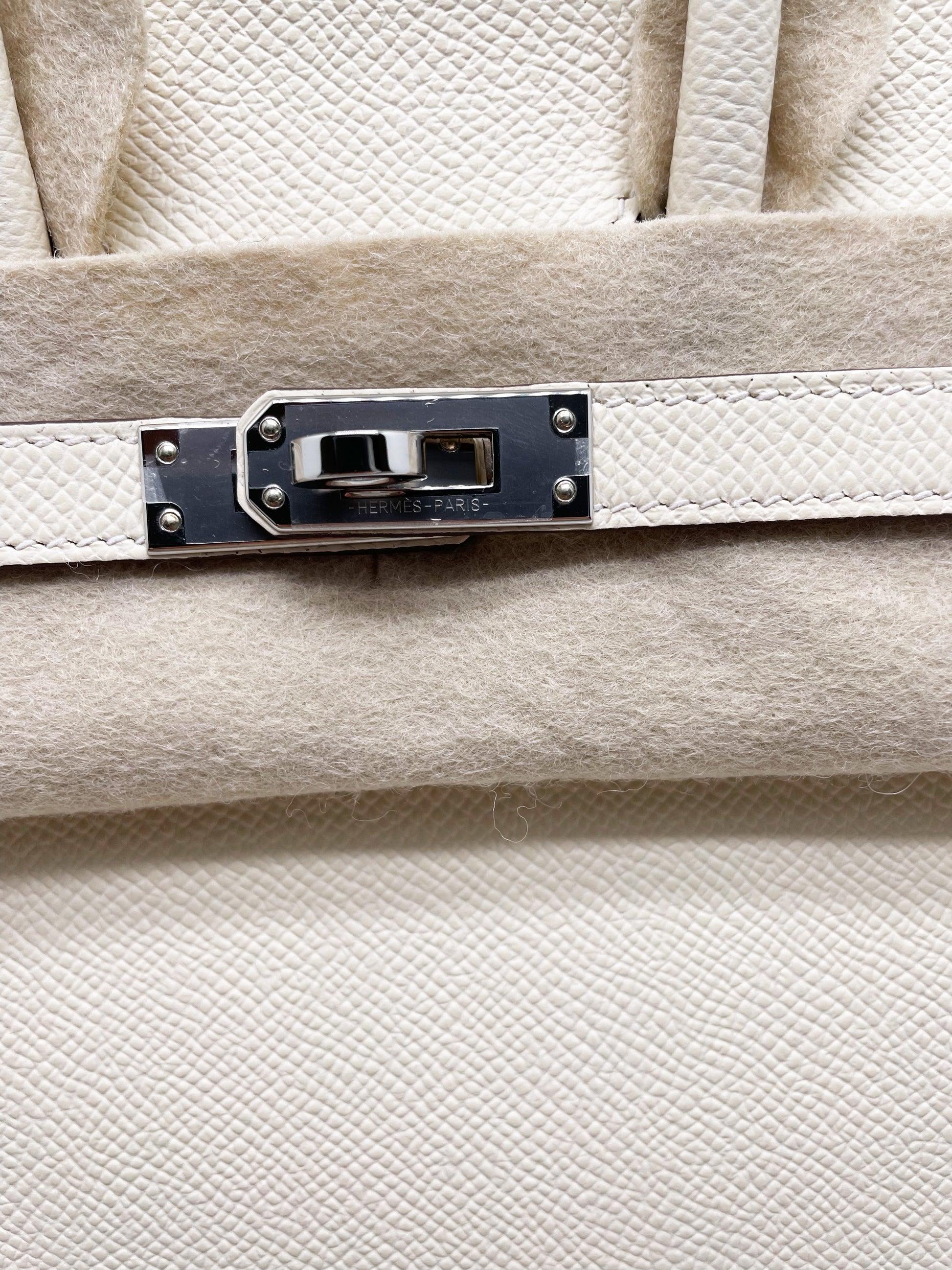 Magnifique sac Hermès Birkin sellier 25 cm en cuir de veau Epsom Nata. - Soline