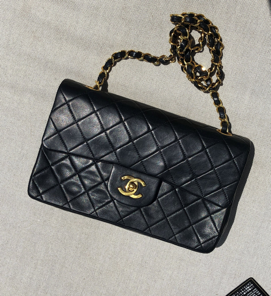 Sac Chanel : Pourquoi le modèle noir Timeless est devenu le nouveau graal de la mode en 2025 - Soline