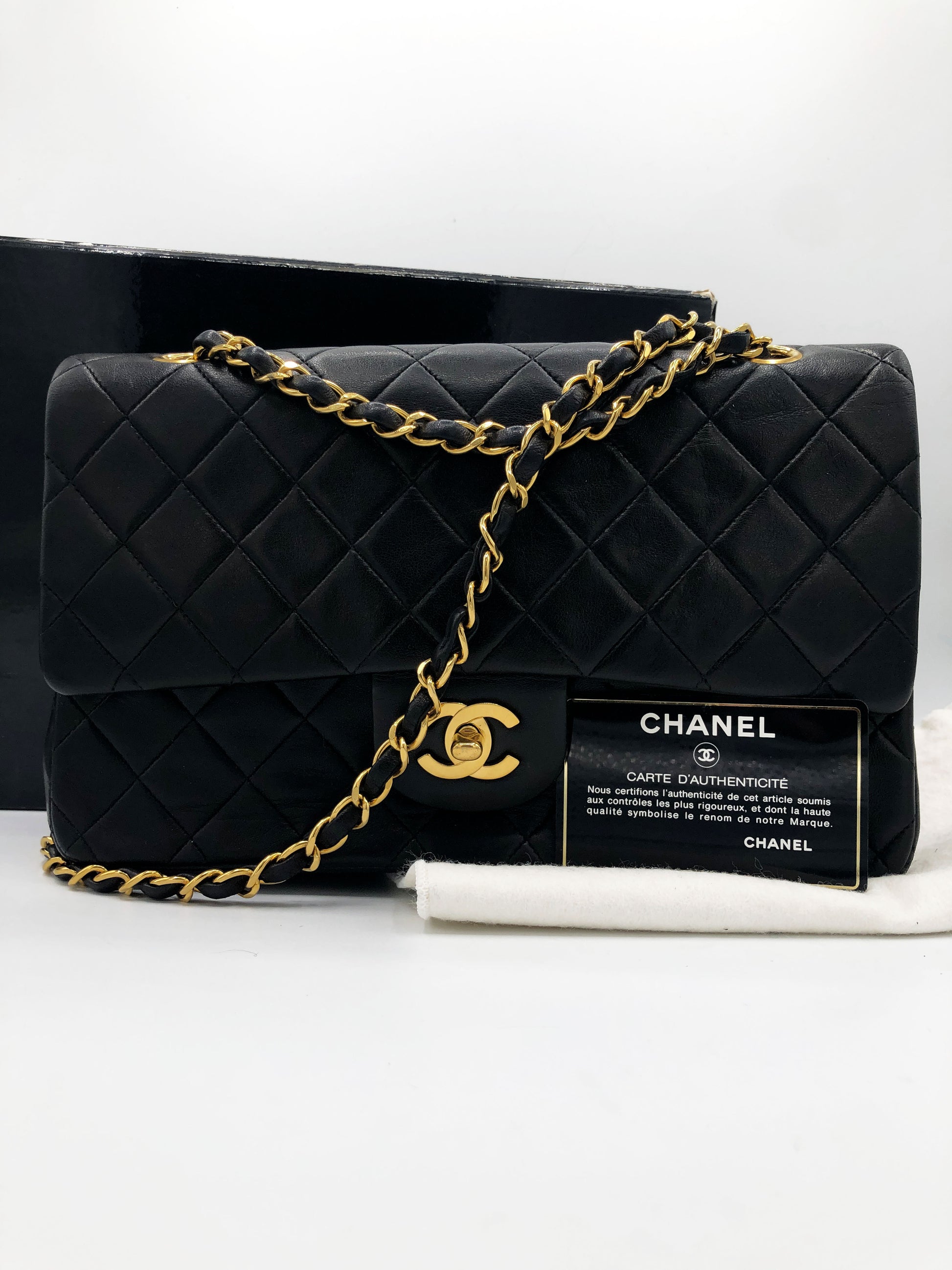 SAC CHANEL BANDOULIERE TIMELESS / CLASSIQUE AGNEAU NOIR